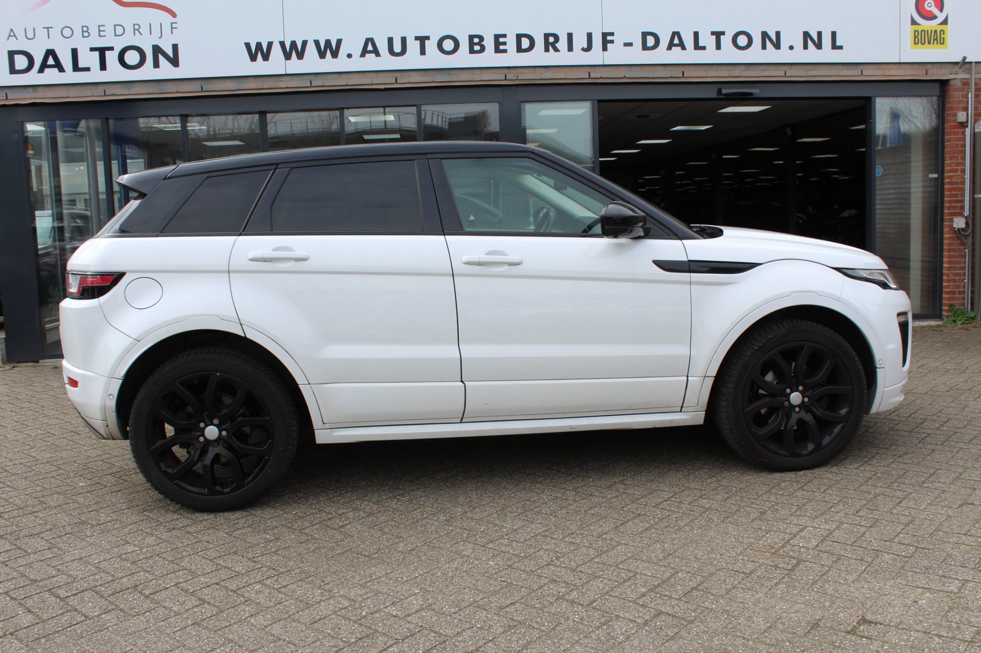 Land Rover Range Evoque 2.0 Si4 Autobiography (2016), foto 10