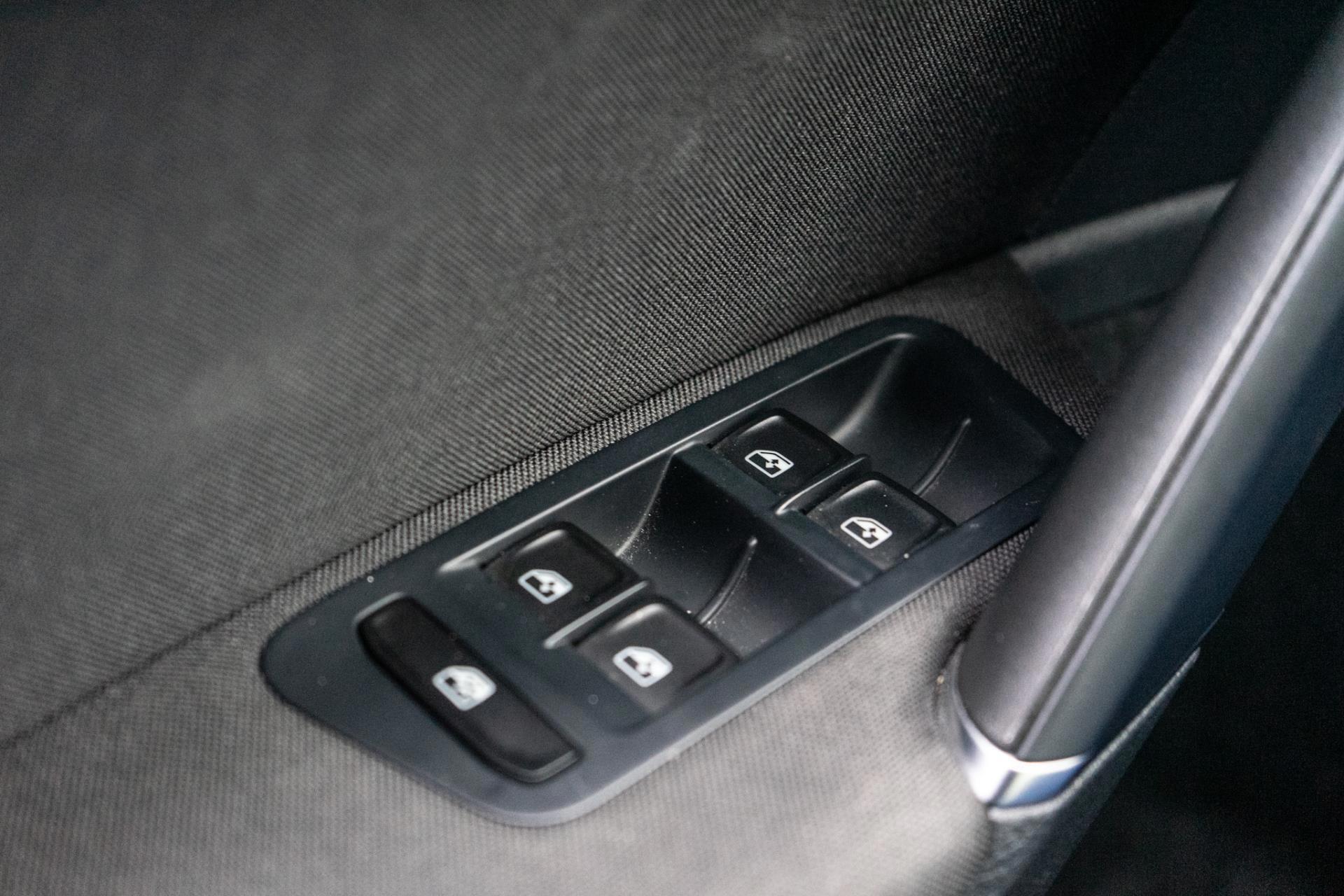 Volkswagen Golf 1.5 TSI Highline R-Line 150PK (2018), foto 19