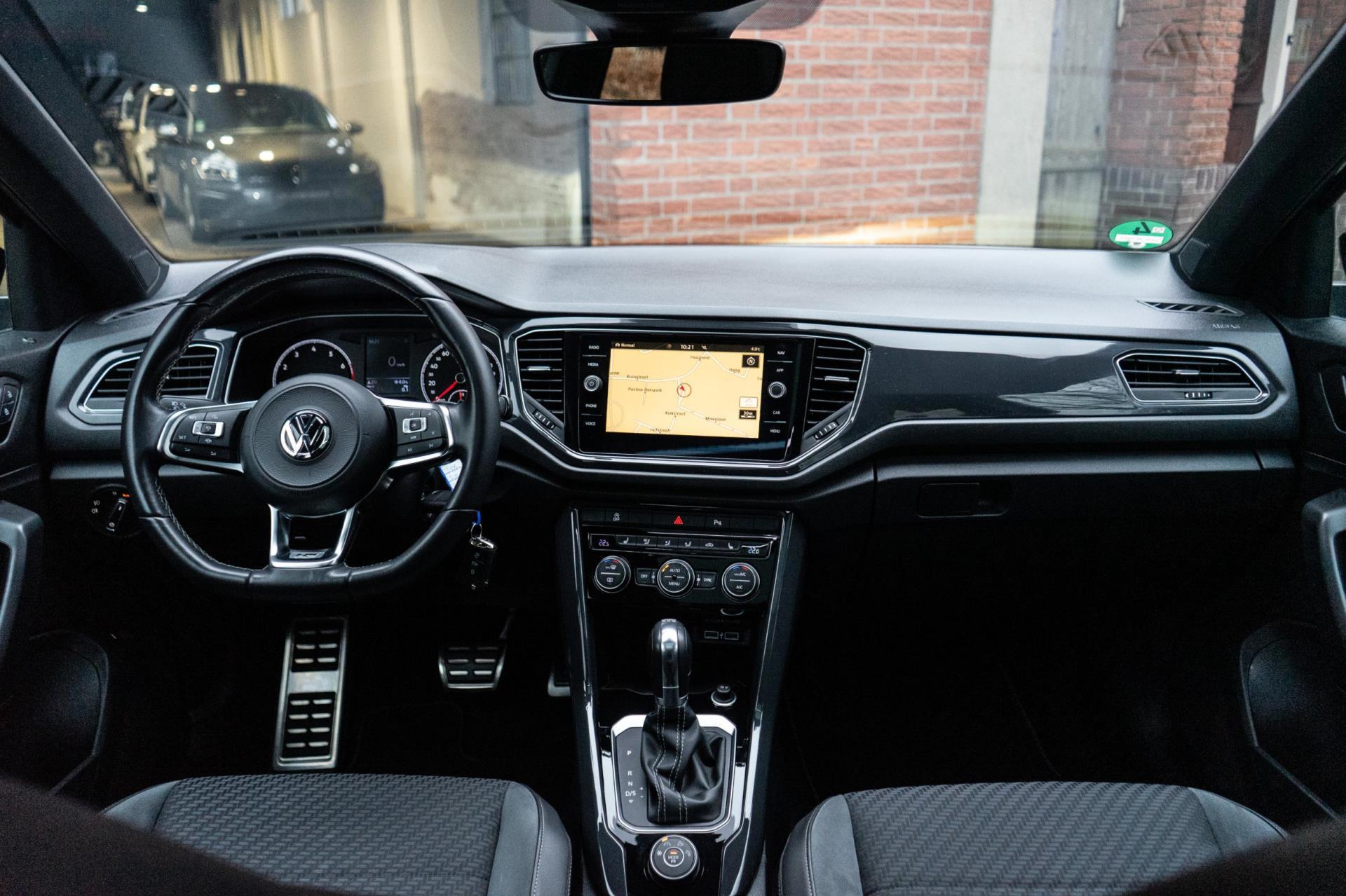 Volkswagen T-Roc 2.0 TSI 4Motion R-Line (2019), foto 2