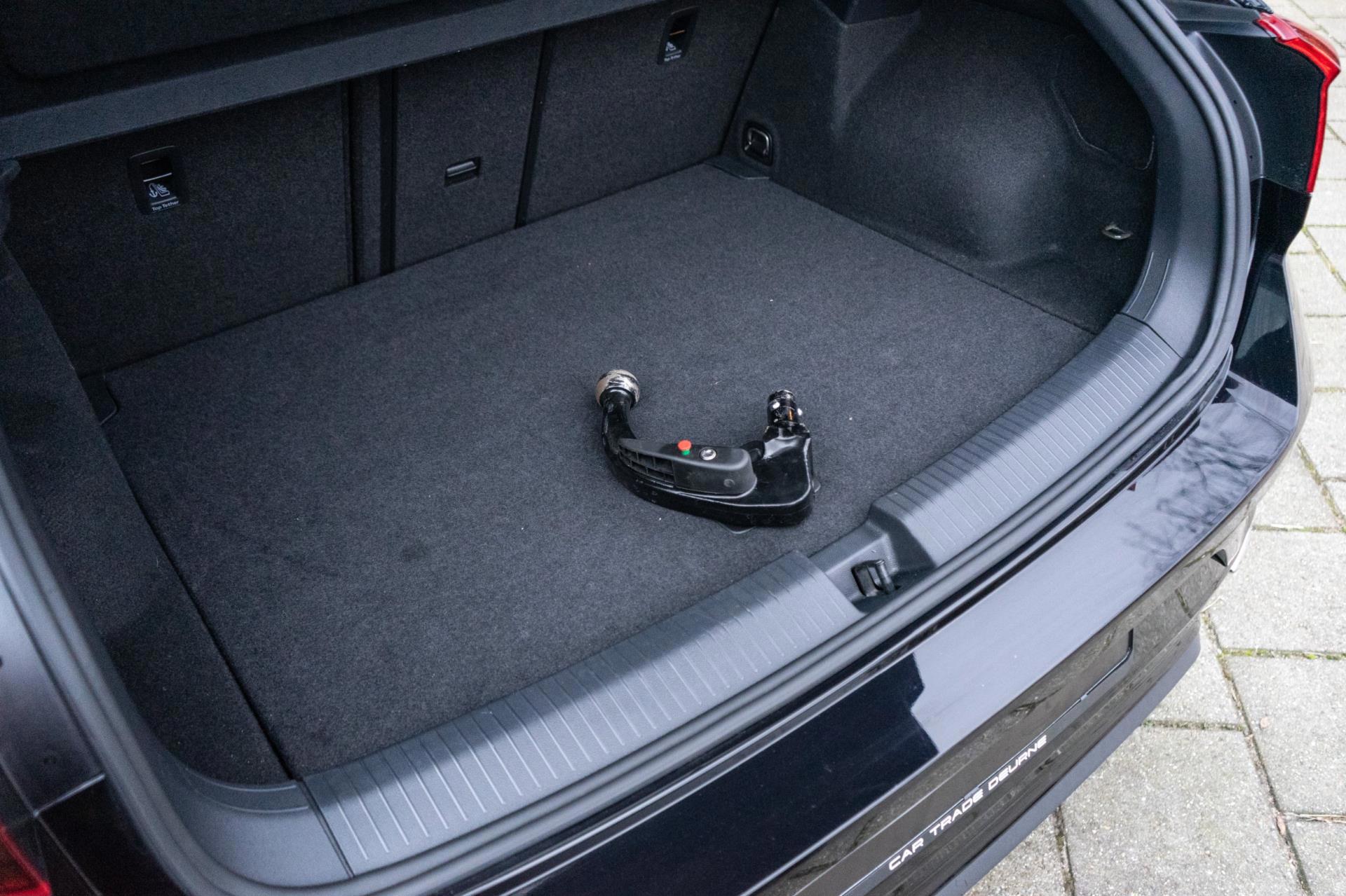 Volkswagen T-Roc 2.0 TSI 4Motion R-Line (2019), foto 13