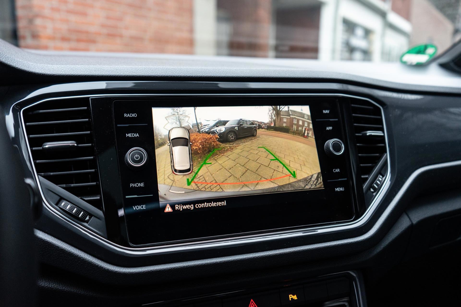 Volkswagen T-Roc 2.0 TSI 4Motion R-Line (2019), foto 17