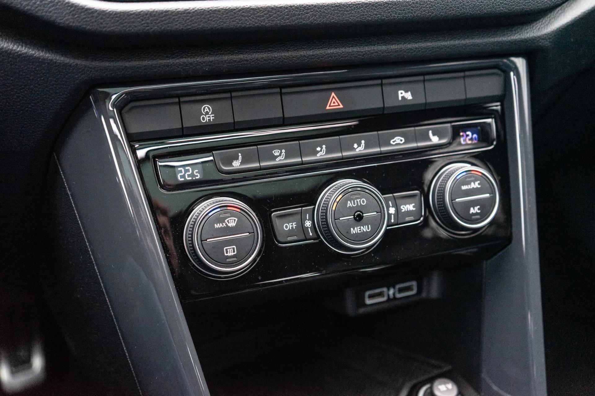 Volkswagen T-Roc 2.0 TSI 4Motion R-Line (2019), foto 29
