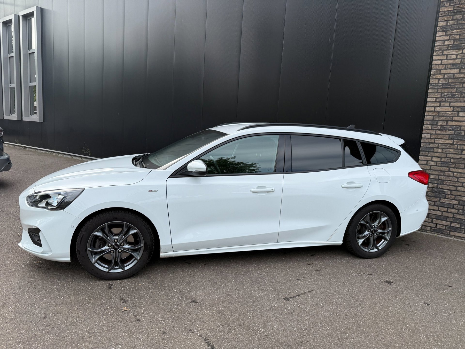 Ford Focus Wagon 1.5 150pk AUT. Eco ST Line Business (2020), foto 2