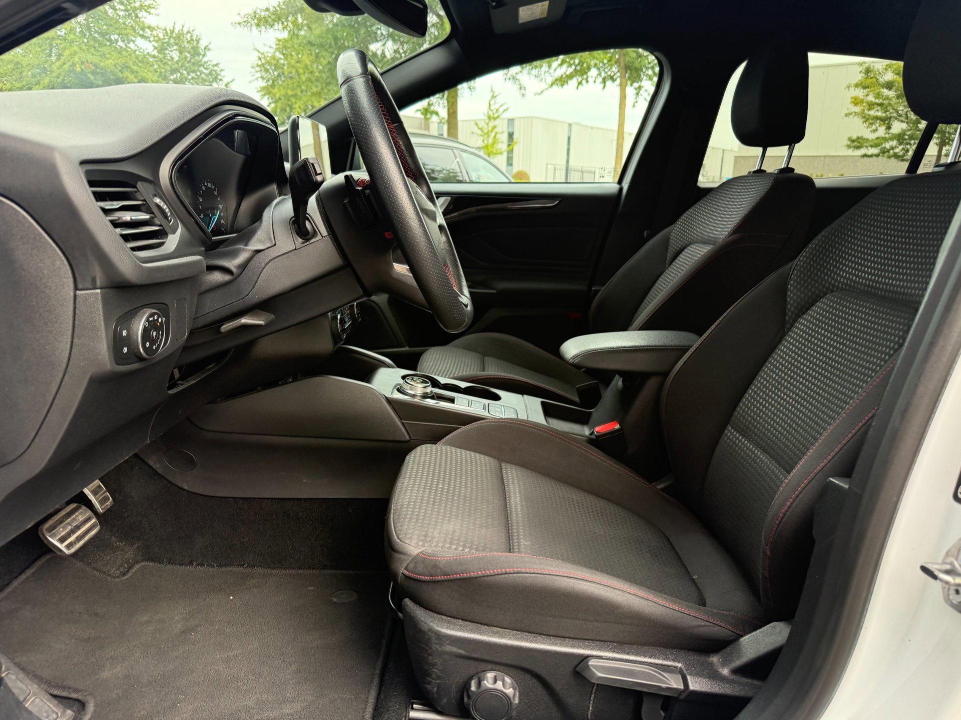 Ford Focus Wagon 1.5 150pk AUT. Eco ST Line Business (2020), foto 9