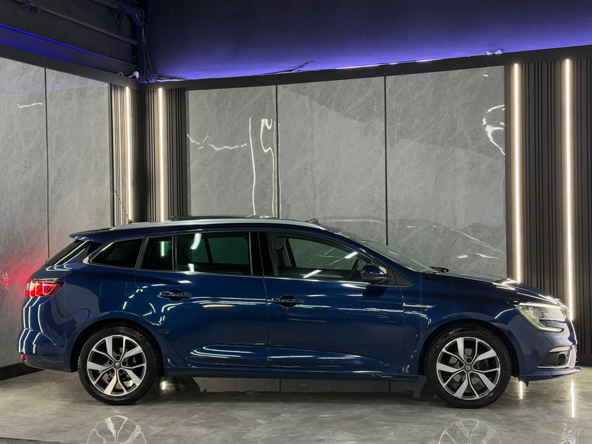 Renault Mégane Estate 1.2 TCe Bose (2017), foto 10