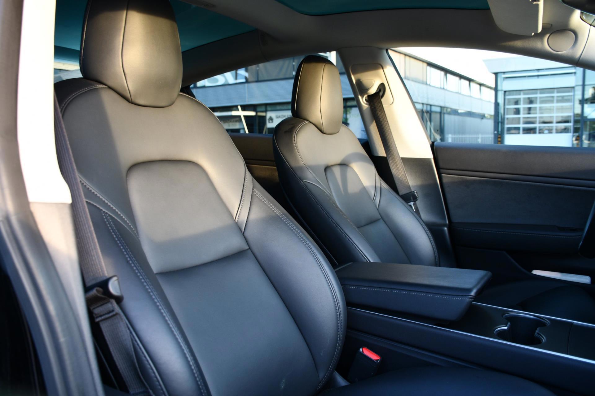 Tesla Model 3 Long Range FSD (2019), foto 12