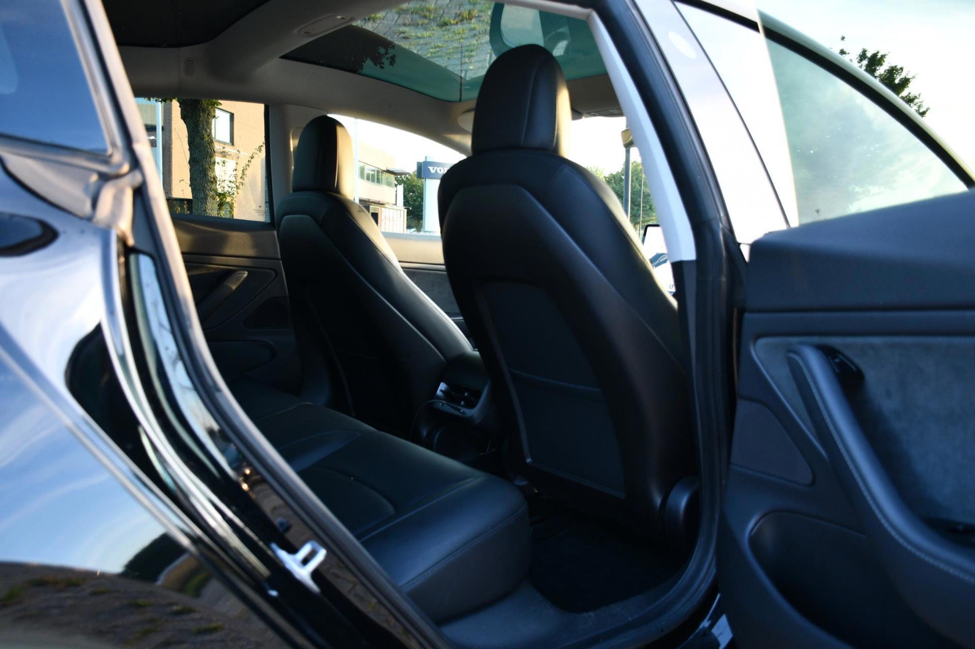 Tesla Model 3 Long Range FSD (2019), foto 13