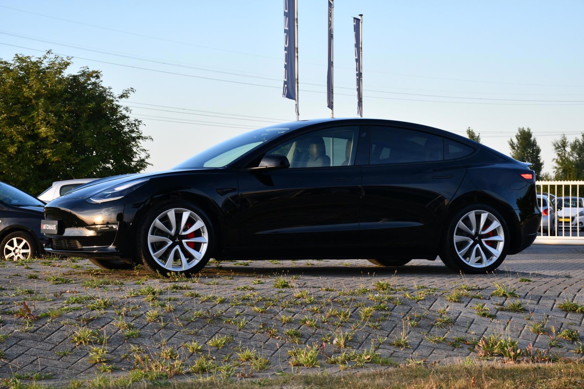 Tesla Model 3 Long Range FSD (2019), foto 6