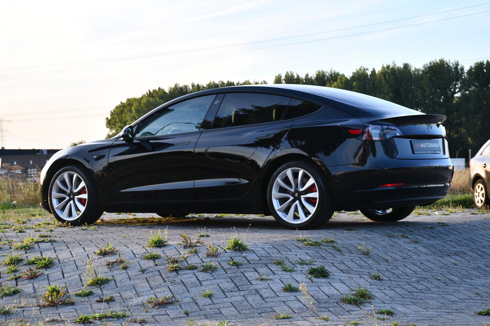 Tesla Model 3 Long Range FSD (2019), foto 8