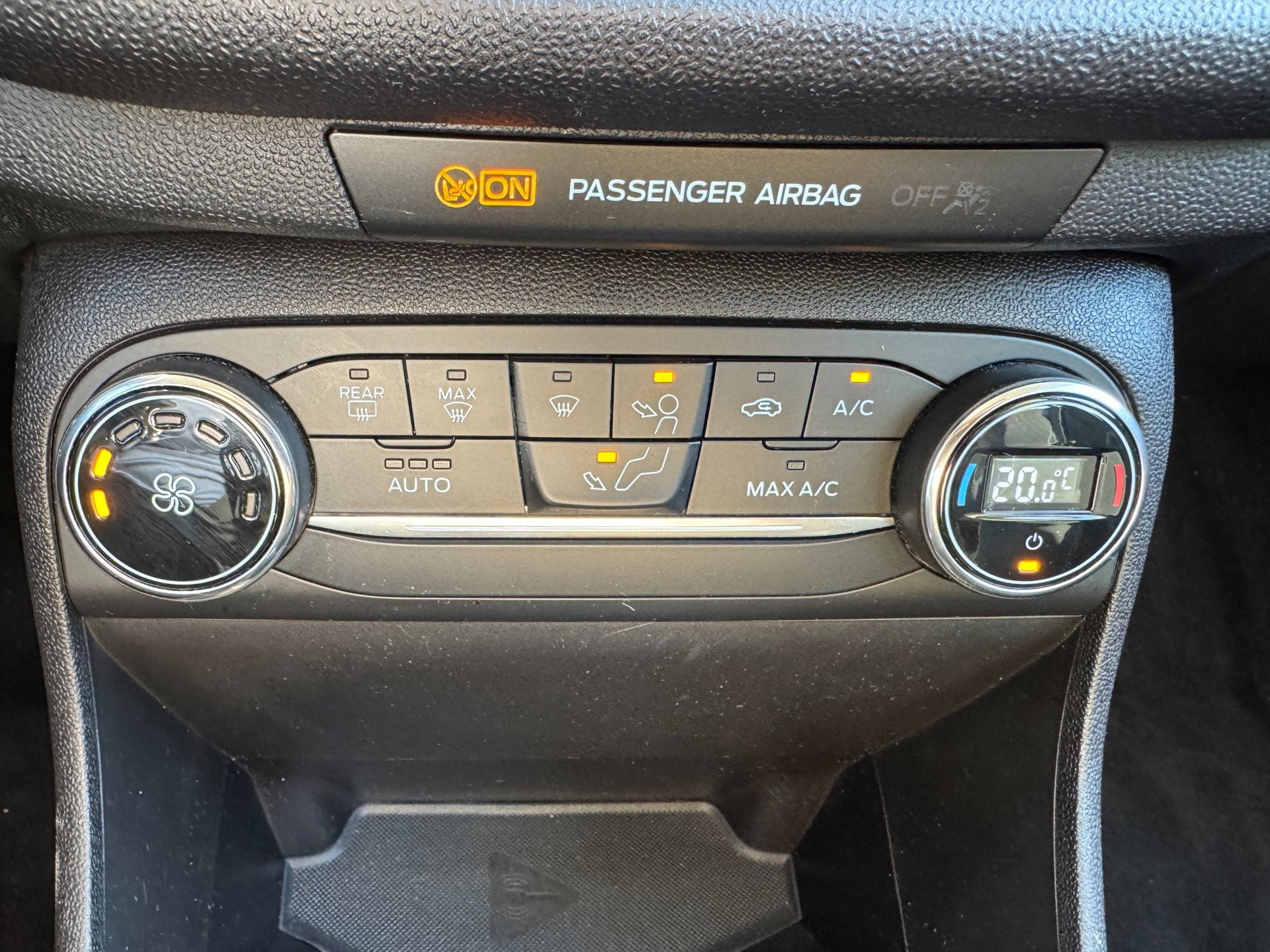 Ford Fiesta 1.0 EcoBoost Titanium top (2019), foto 23