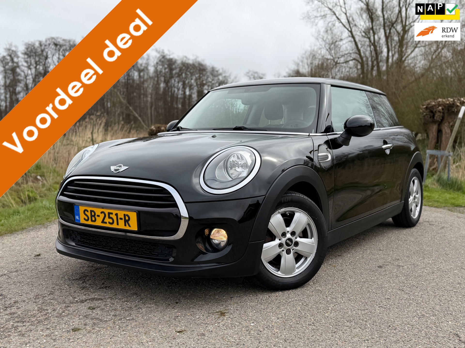 Mini 1.5 Cooper Business (2018), foto 1