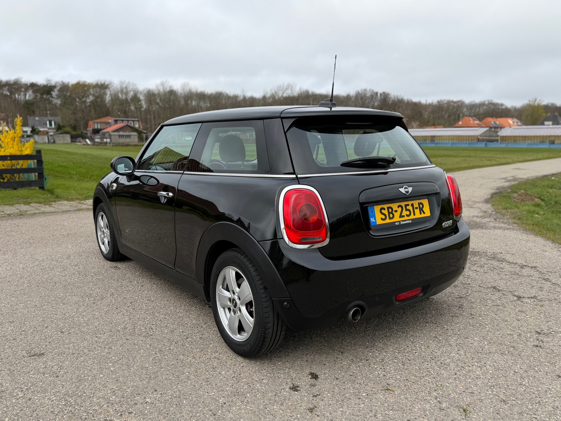 Mini 1.5 Cooper Business (2018), foto 3