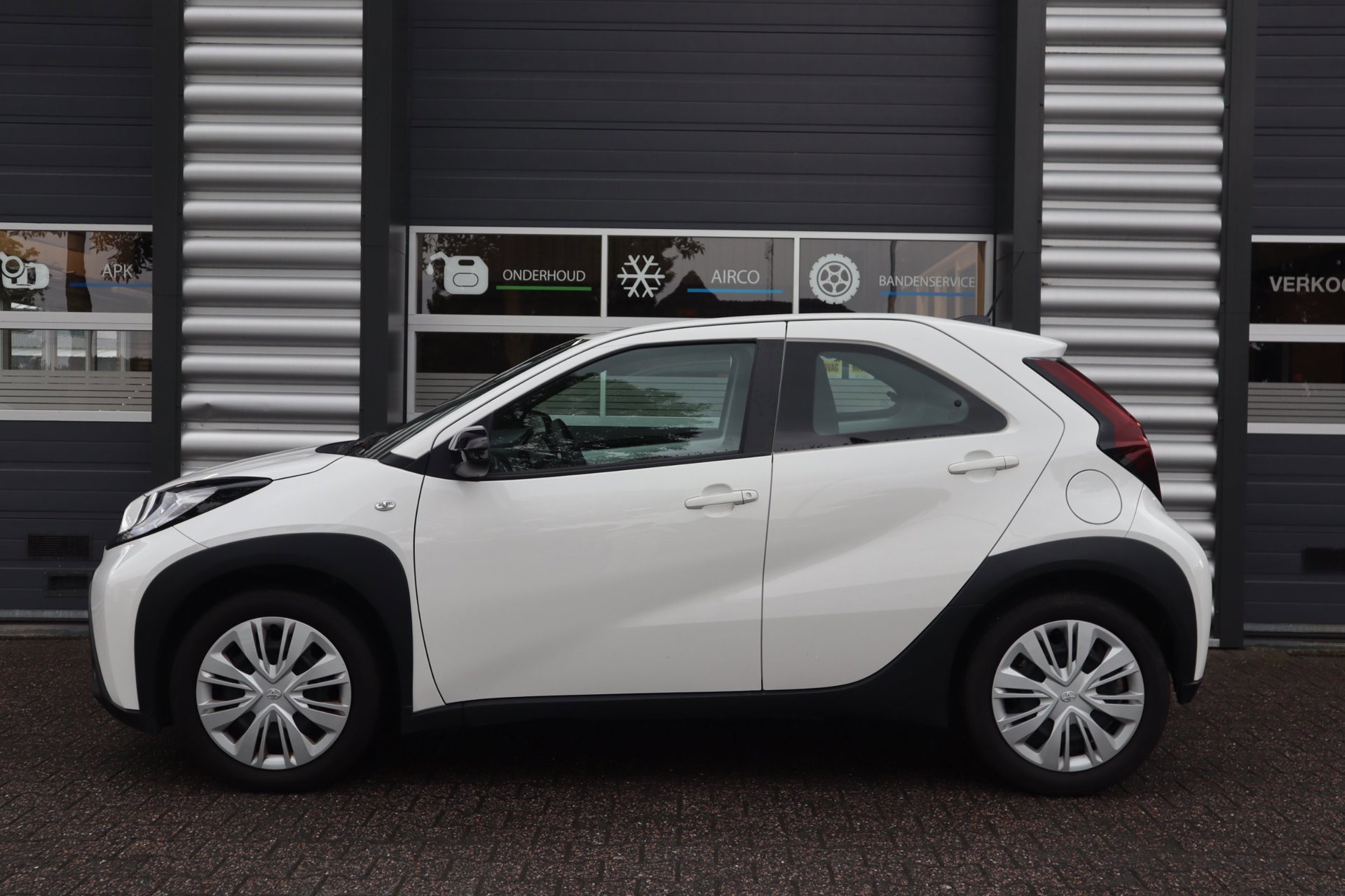 Toyota Aygo X 1.0 VVT-i MT Play Dealeronderhouden (2024), foto 2