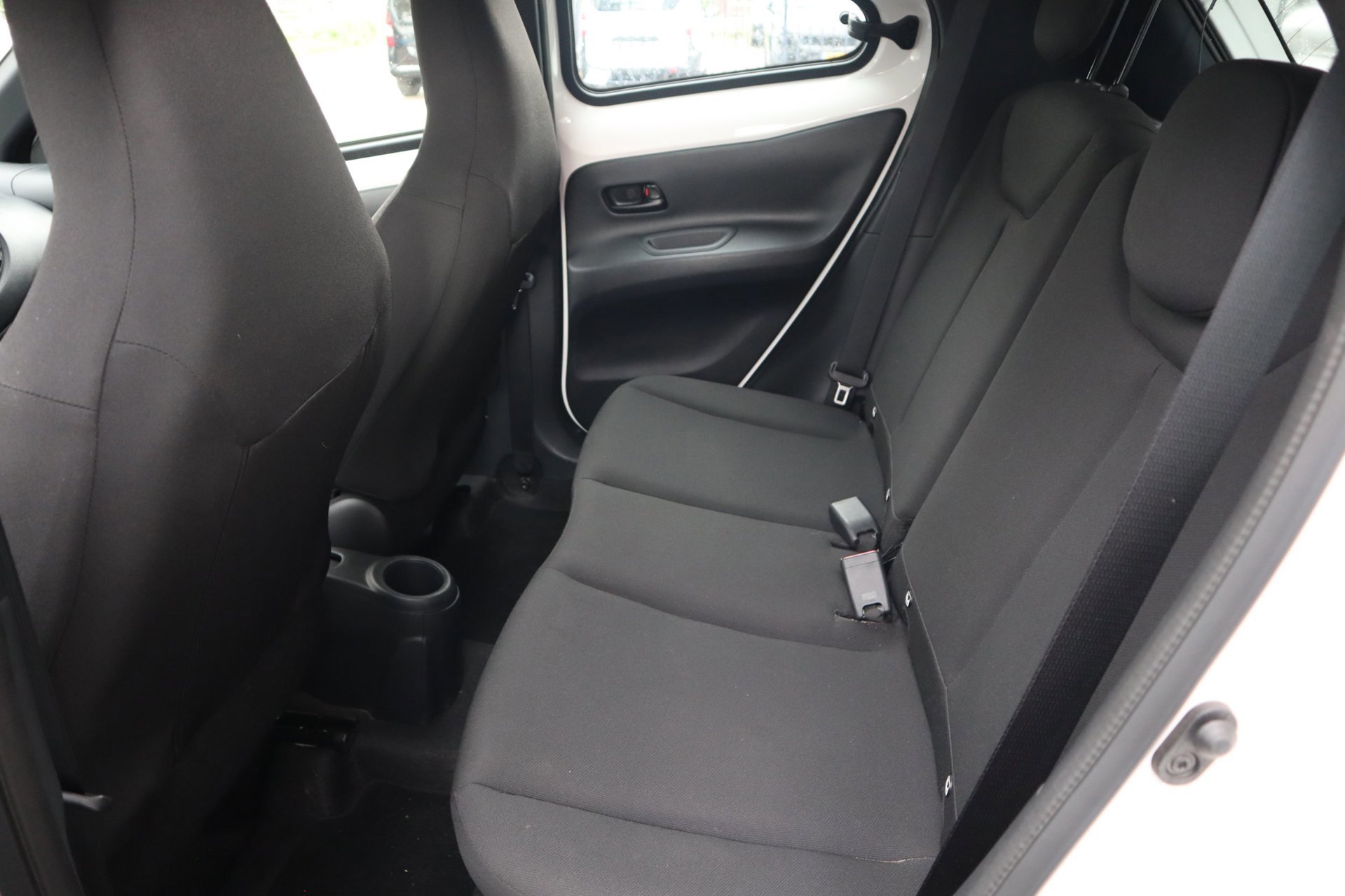 Toyota Aygo X 1.0 VVT-i MT Play Dealeronderhouden (2024), foto 19