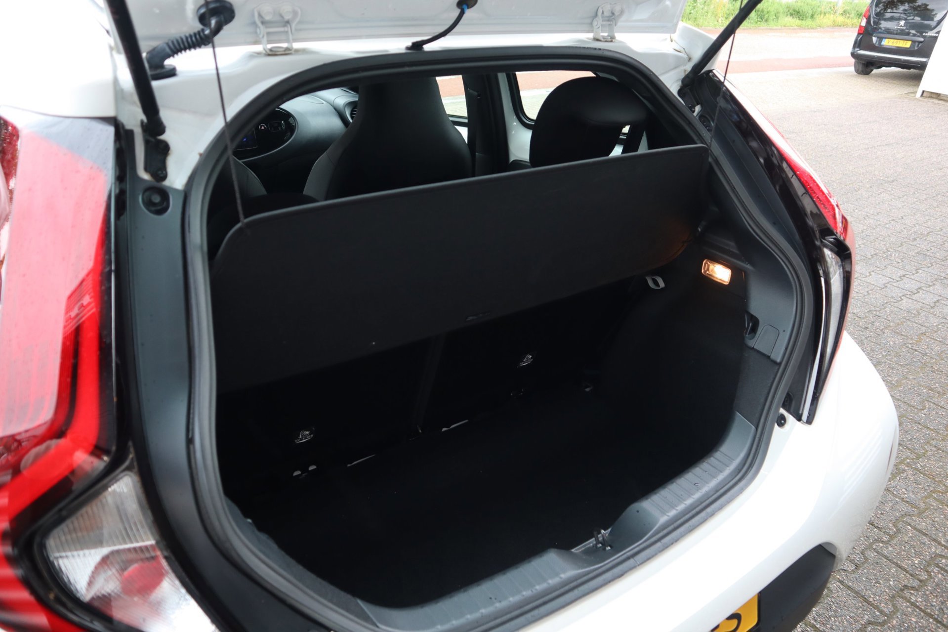 Toyota Aygo X 1.0 VVT-i MT Play Dealeronderhouden (2024), foto 20