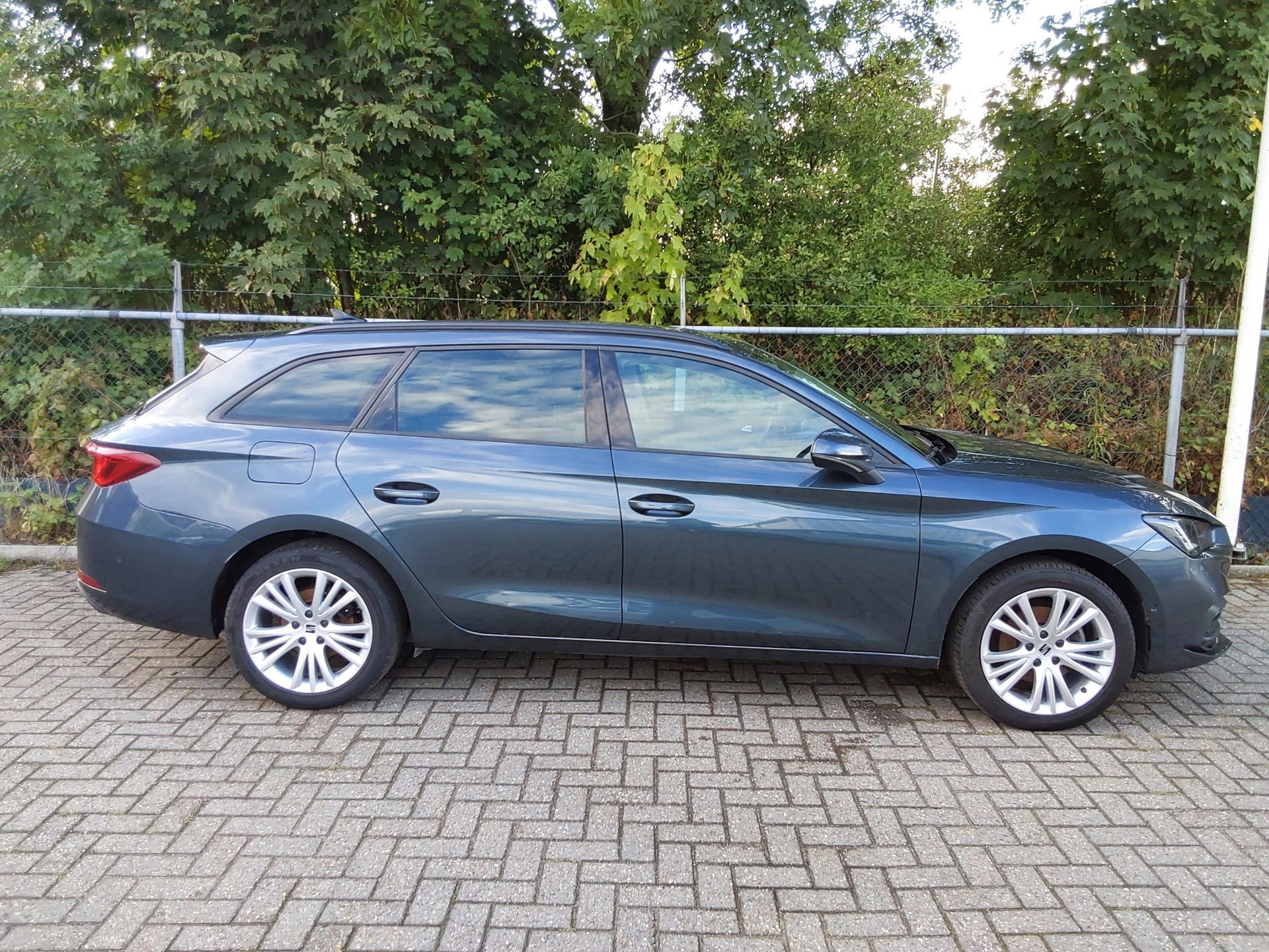 Seat Leon Sportstourer 1.0 TSI Style Business Intense (2022), foto 4