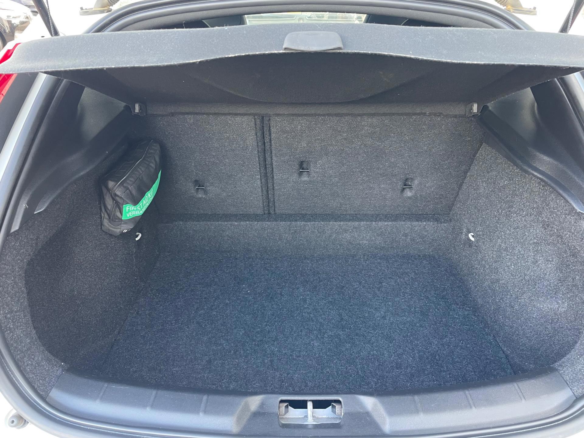 Volvo V40 1.5 T3 Polar (2019), foto 15