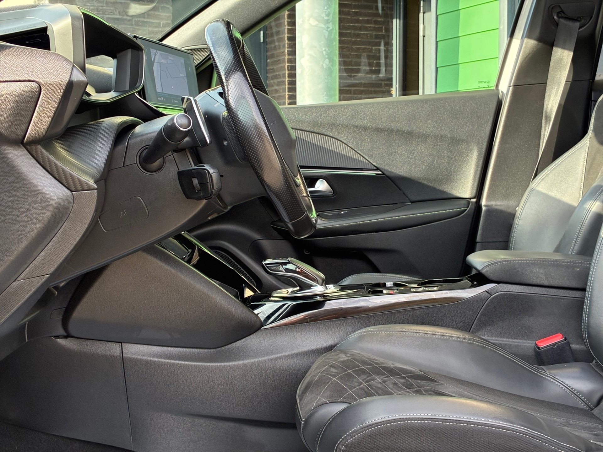 Peugeot 2008 1.2 PureTech GT (2021), foto 12
