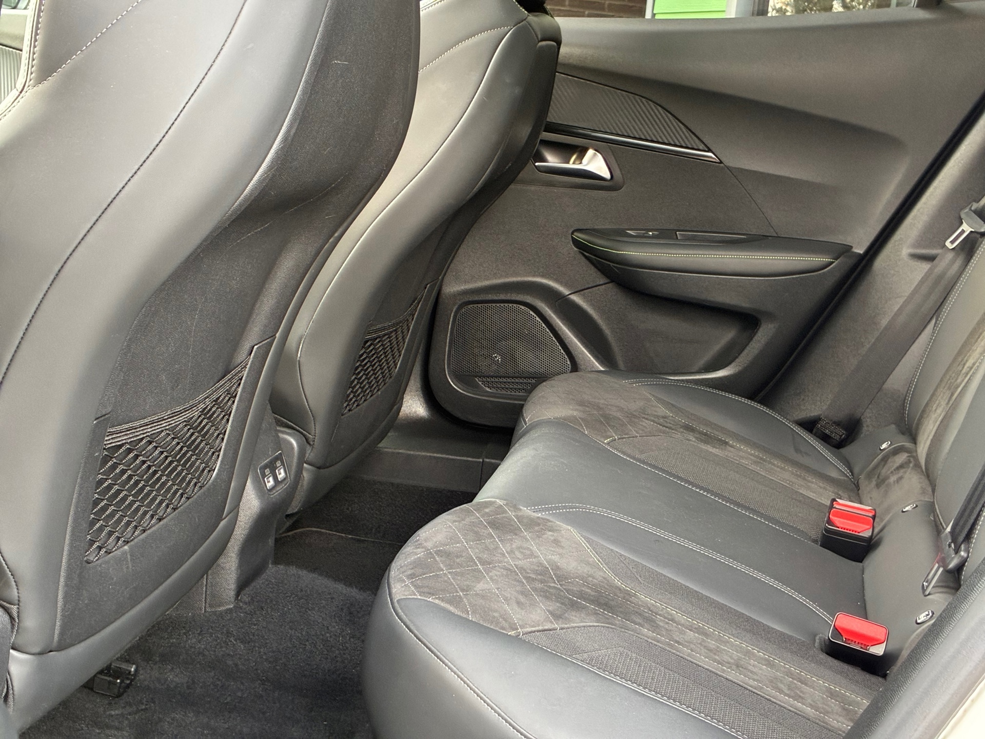 Peugeot 2008 1.2 PureTech GT (2021), foto 15