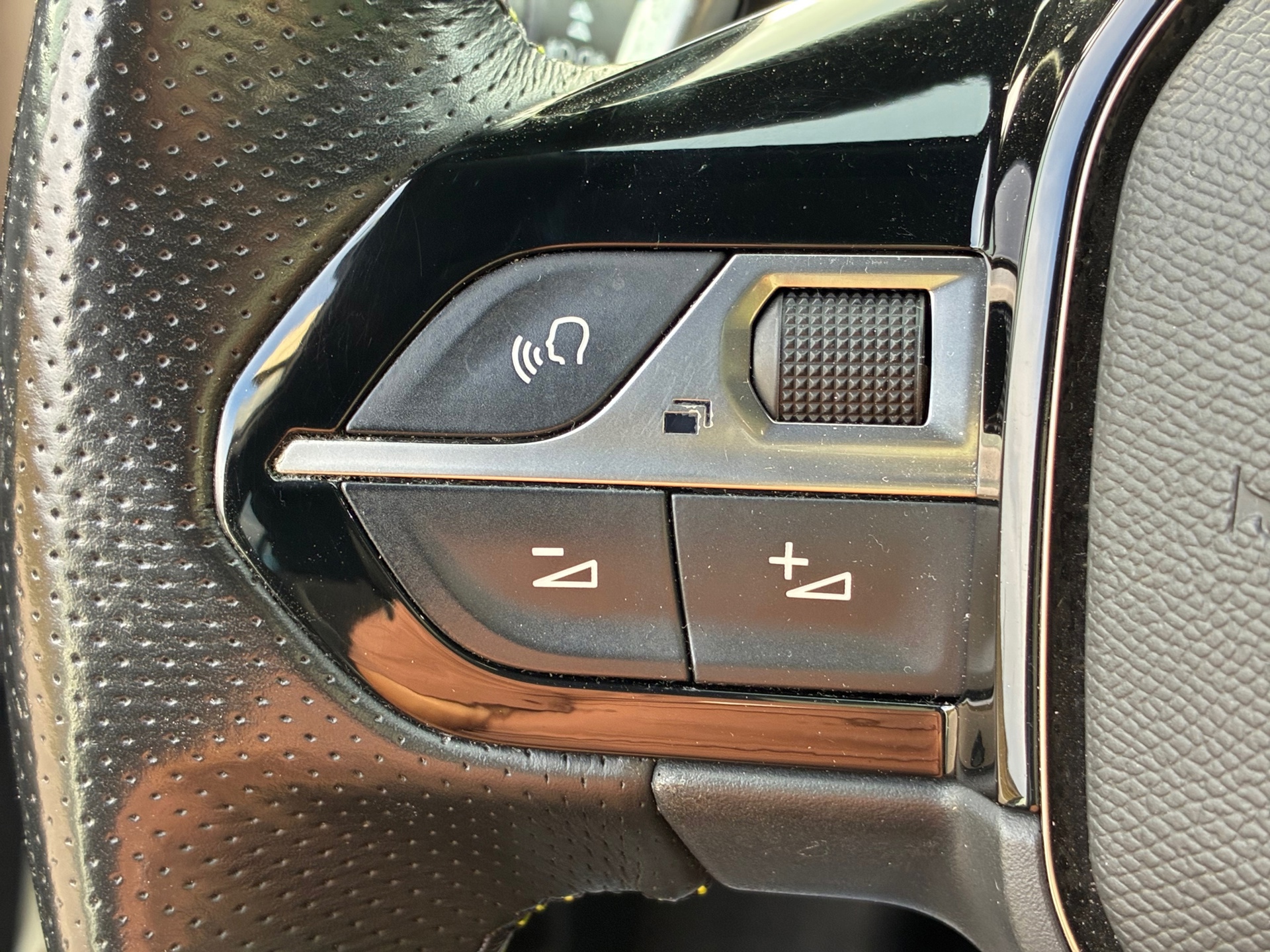 Peugeot 2008 1.2 PureTech GT (2021), foto 23