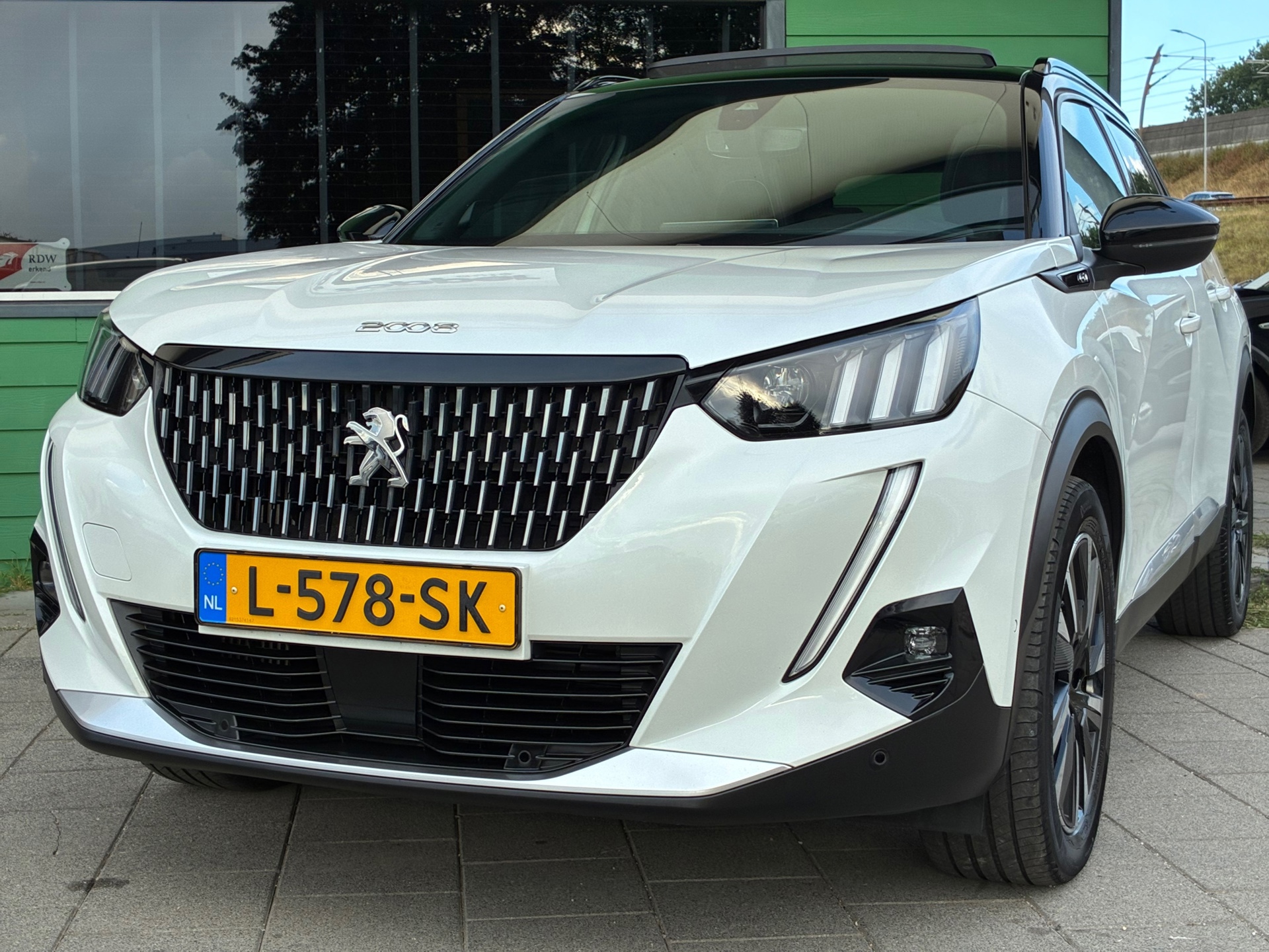 Peugeot 2008 1.2 PureTech GT (2021), foto 4
