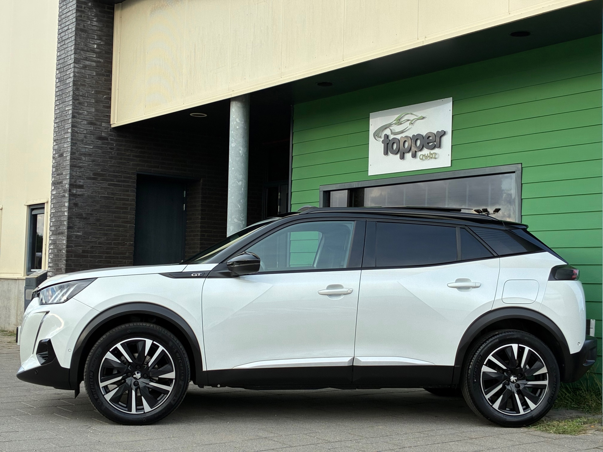 Peugeot 2008 1.2 PureTech GT (2021), foto 6