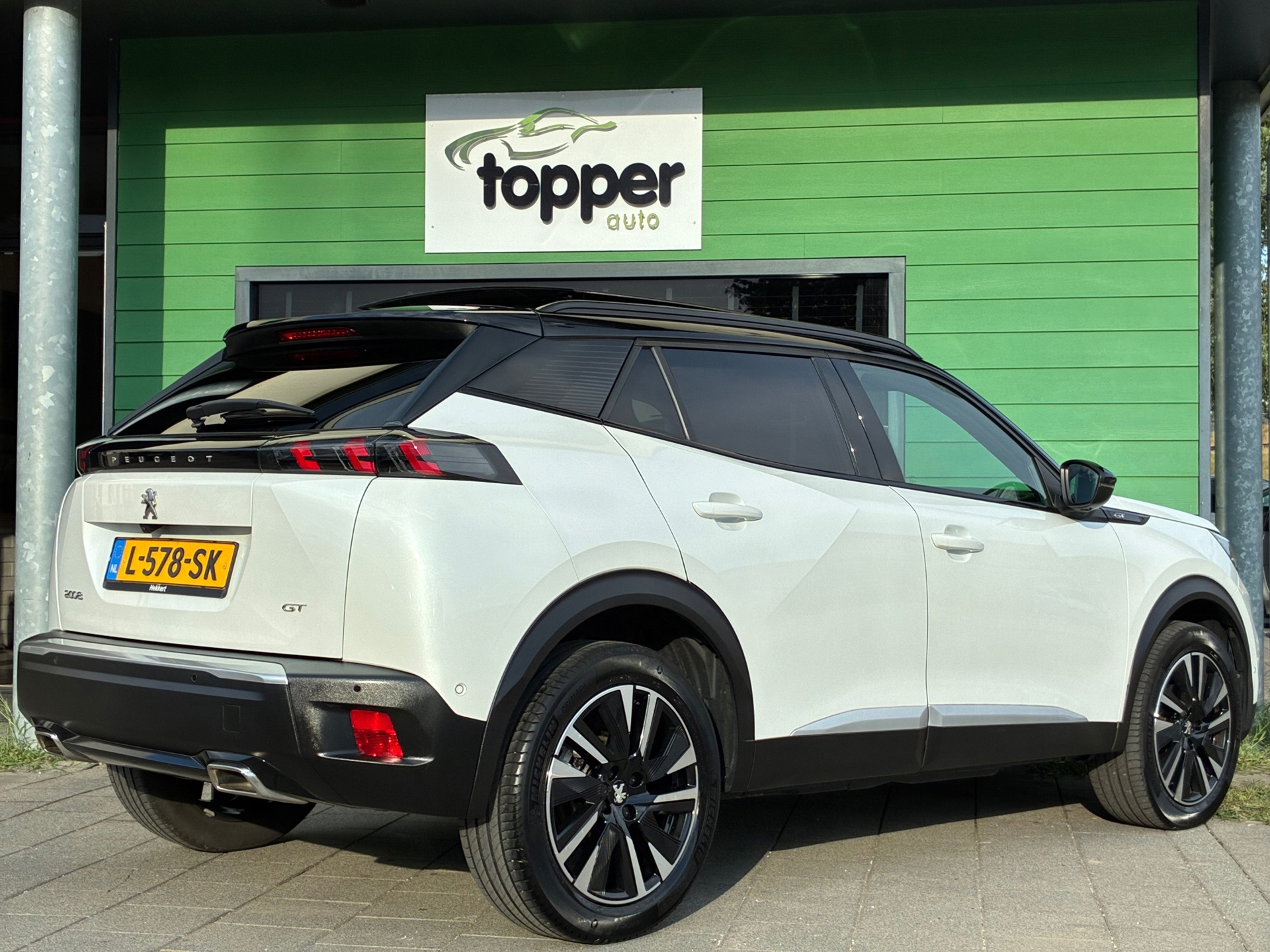 Peugeot 2008 1.2 PureTech GT (2021), foto 8