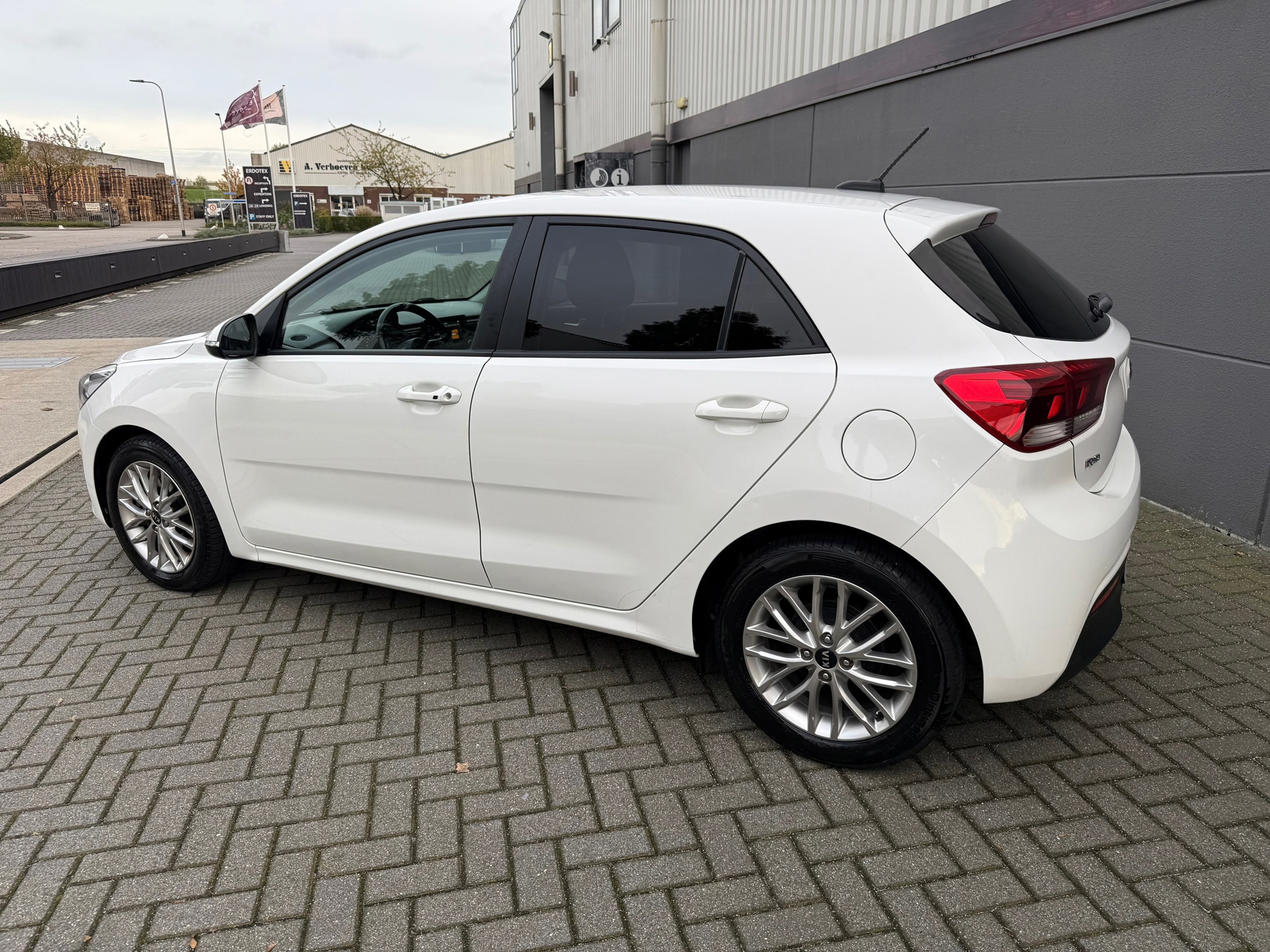 Kia Rio 1.0 TGDI DynamicLine (2018), foto 8