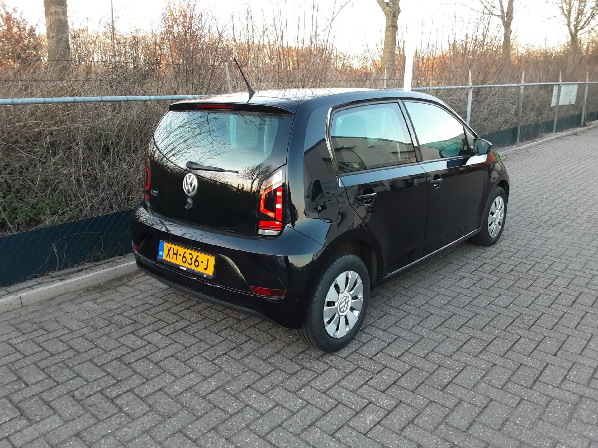 Volkswagen Up! 1.0 BMT move up (2019), foto 2