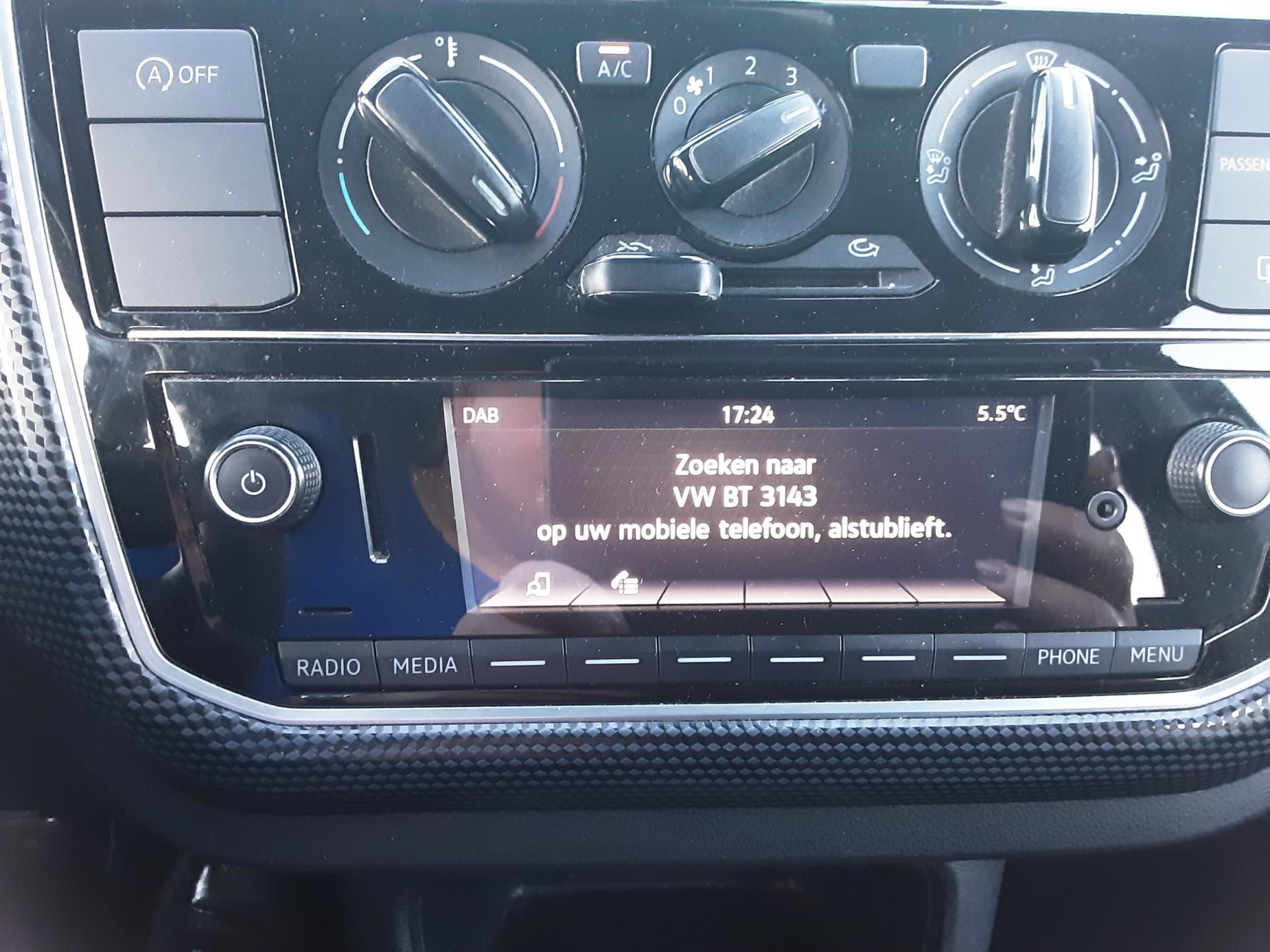 Volkswagen Up! 1.0 BMT move up (2019), foto 12
