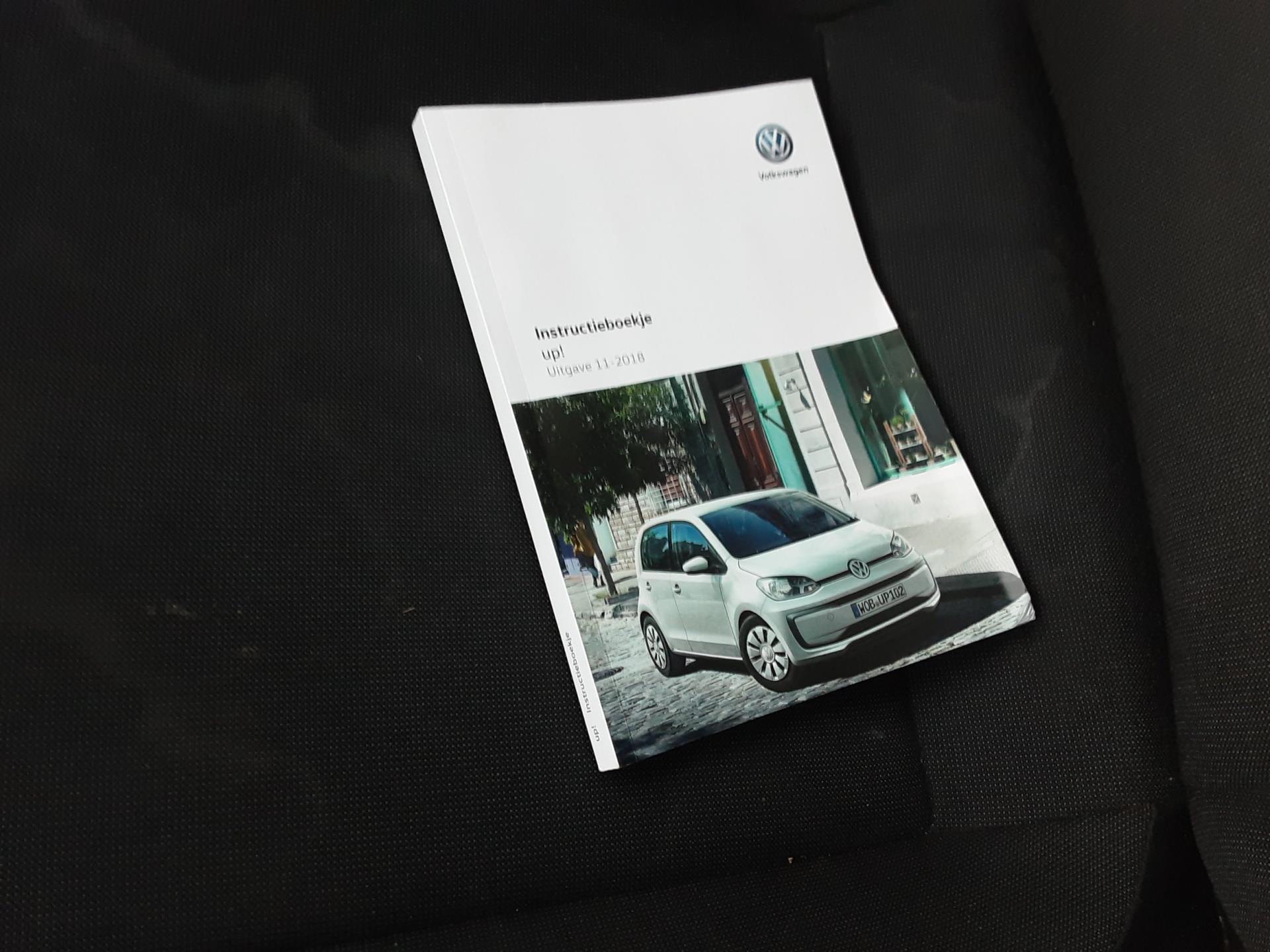 Volkswagen Up! 1.0 BMT move up (2019), foto 13