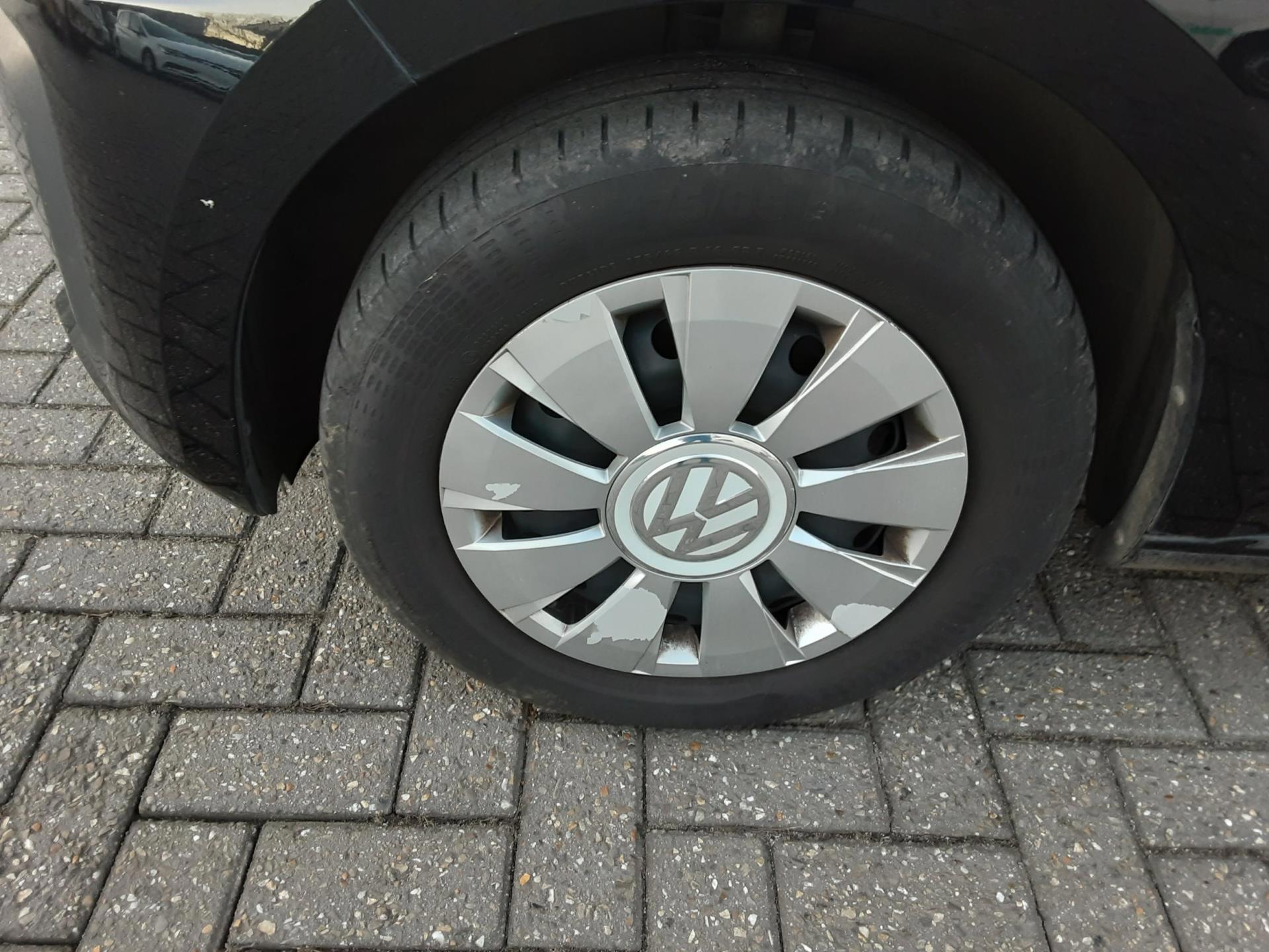 Volkswagen Up! 1.0 BMT move up (2019), foto 18