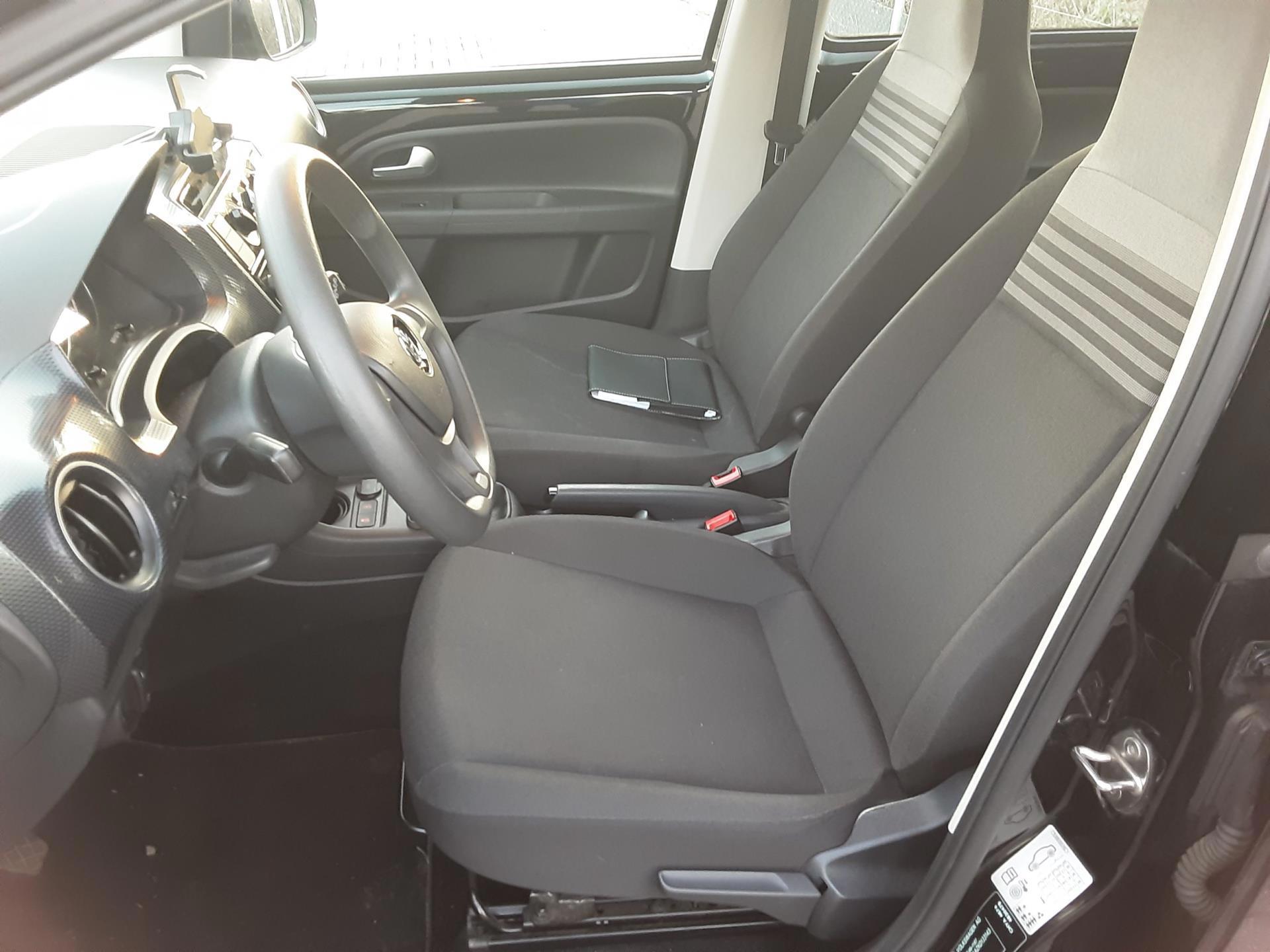 Volkswagen Up! 1.0 BMT move up (2019), foto 7