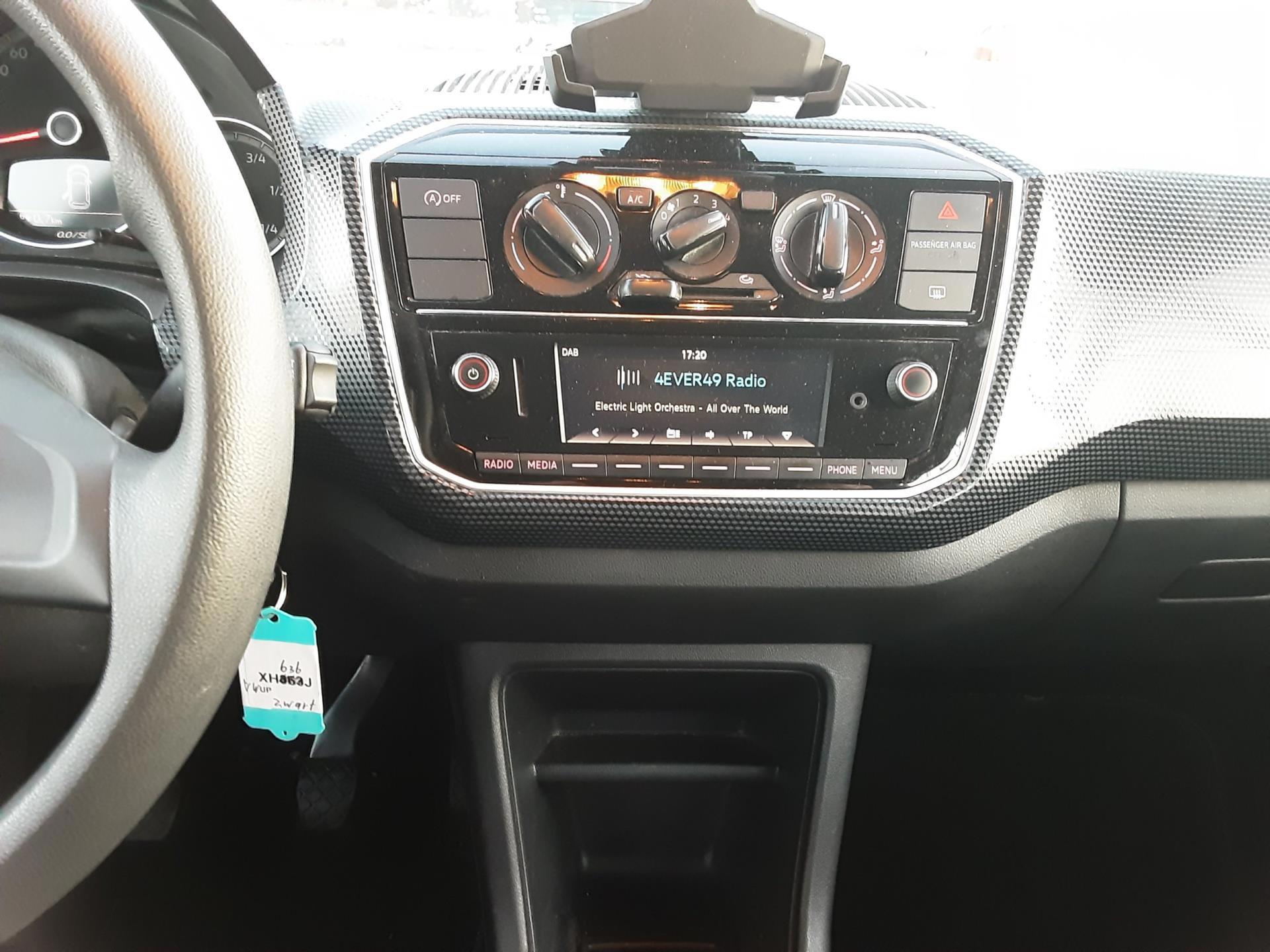 Volkswagen Up! 1.0 BMT move up (2019), foto 10