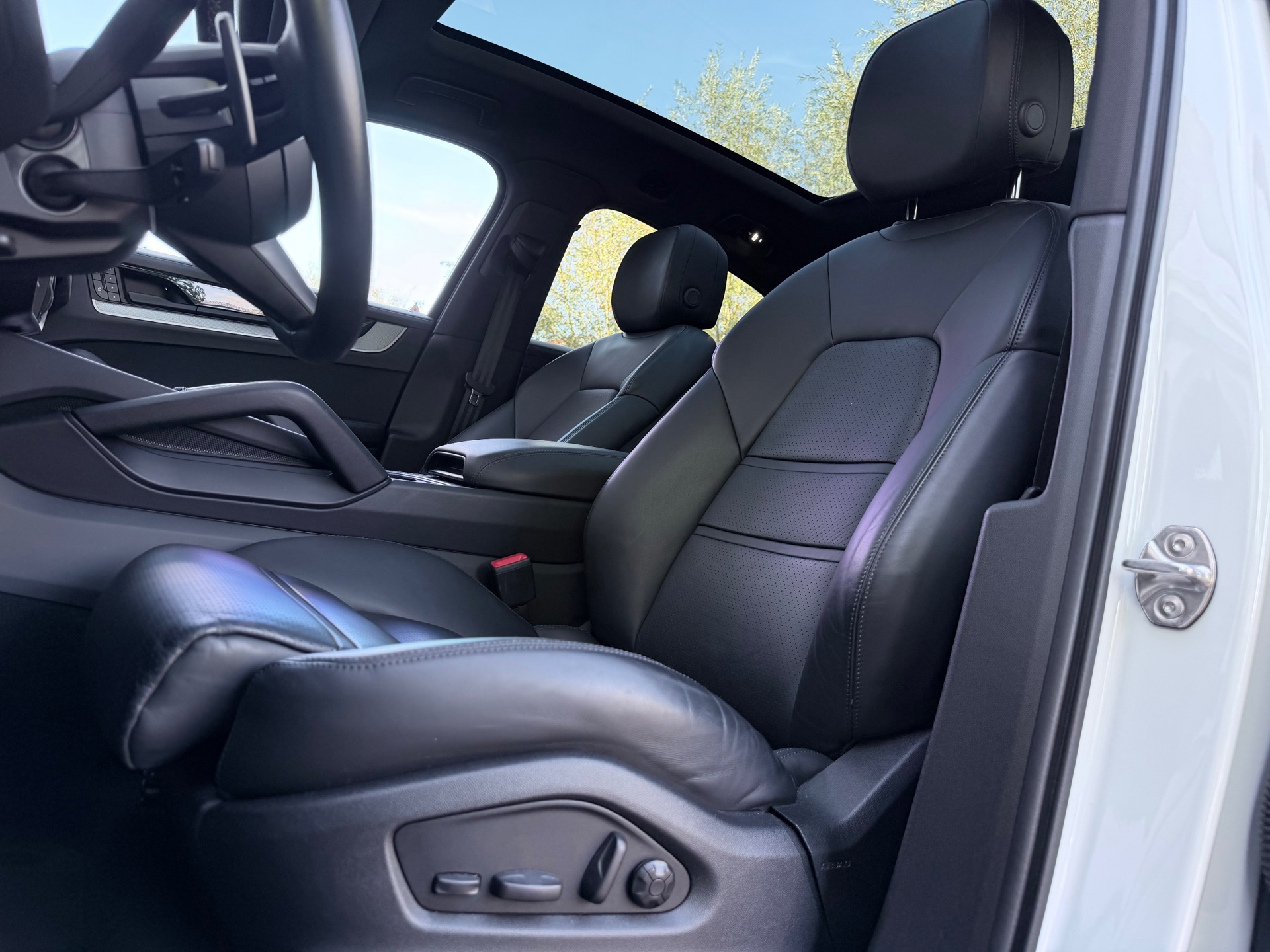 Porsche Cayenne Coupé 3.0 E-Hybrid (2023), foto 13