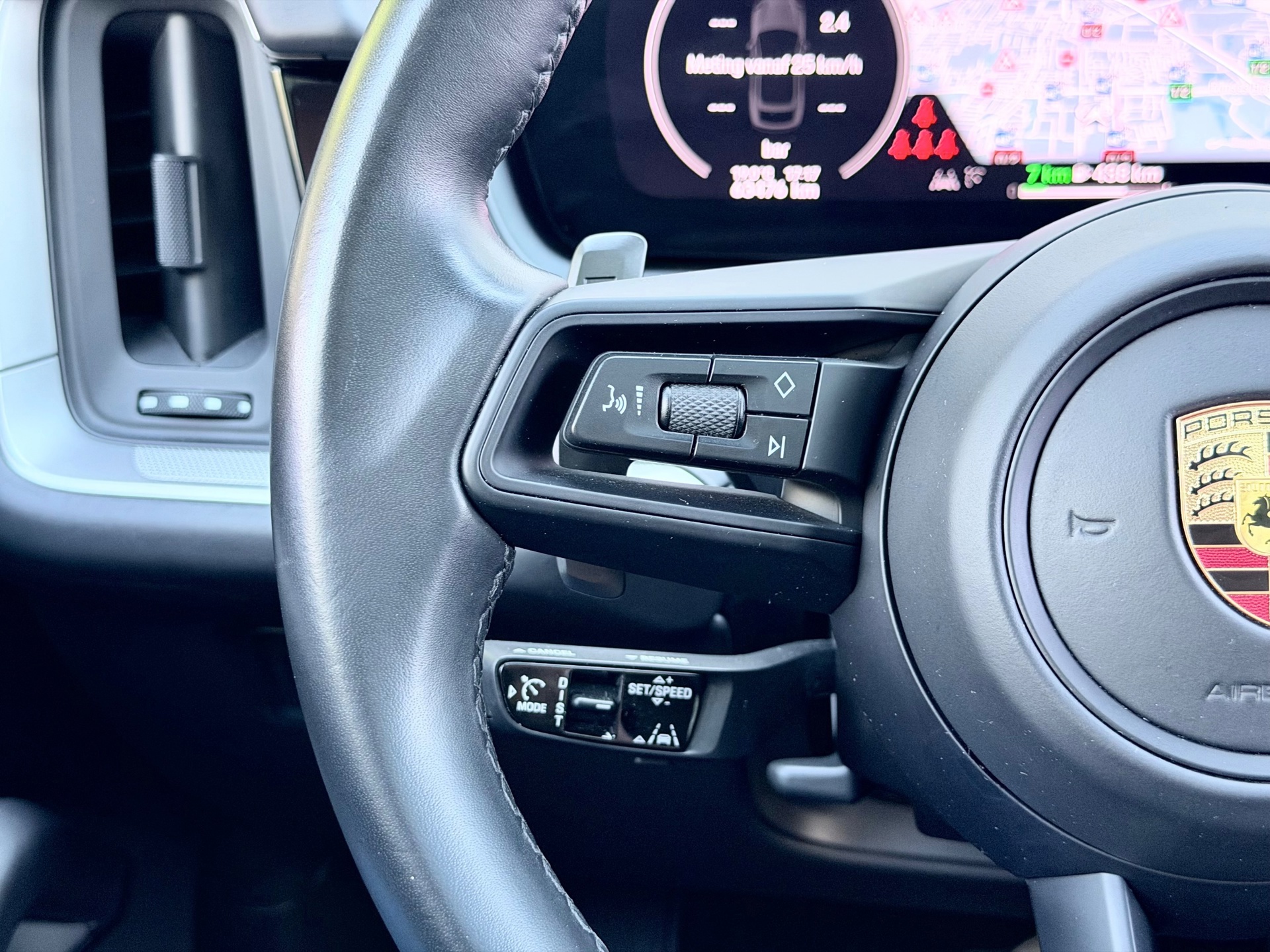 Porsche Cayenne Coupé 3.0 E-Hybrid (2023), foto 18