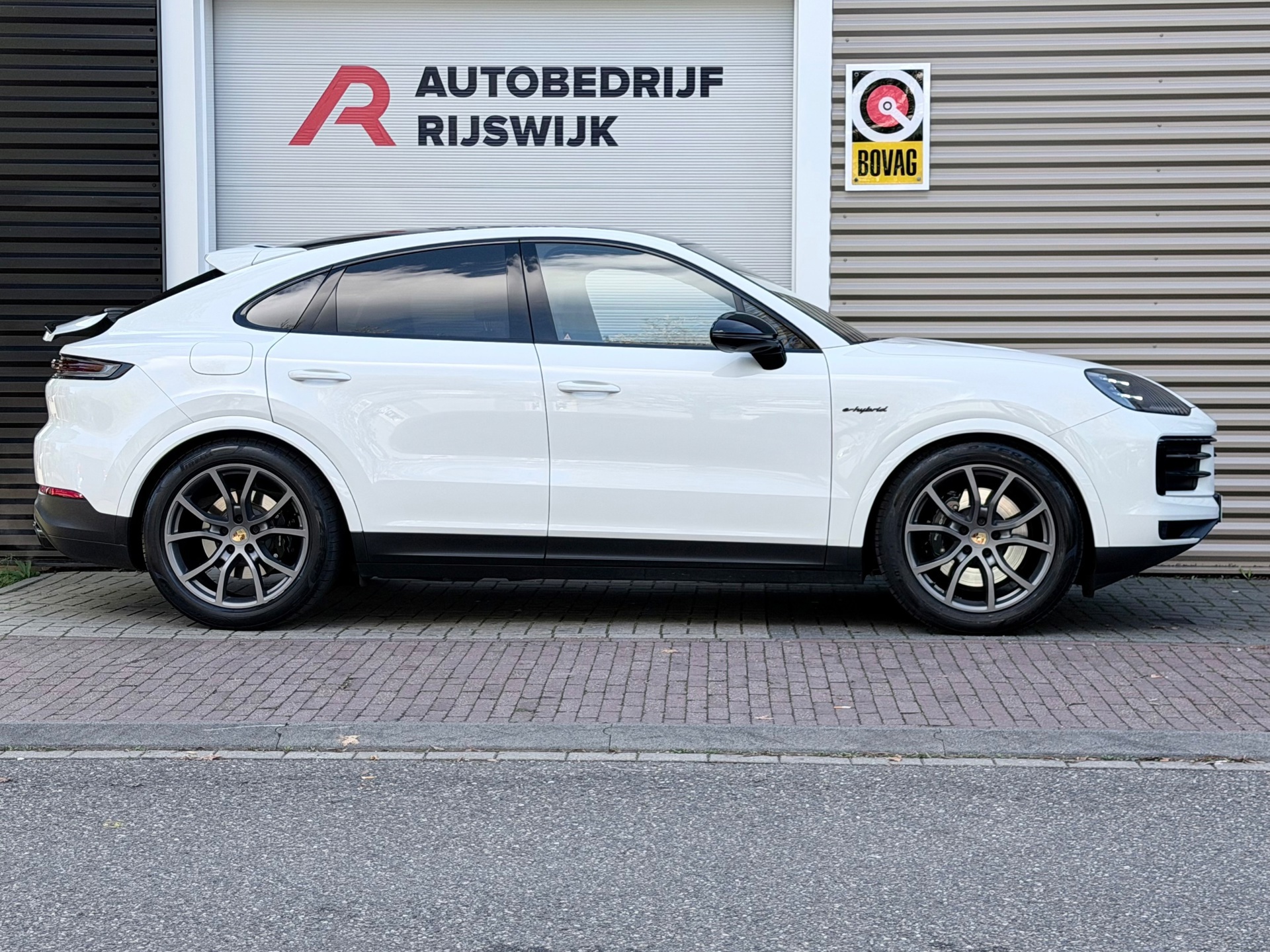Porsche Cayenne Coupé 3.0 E-Hybrid (2023), foto 5