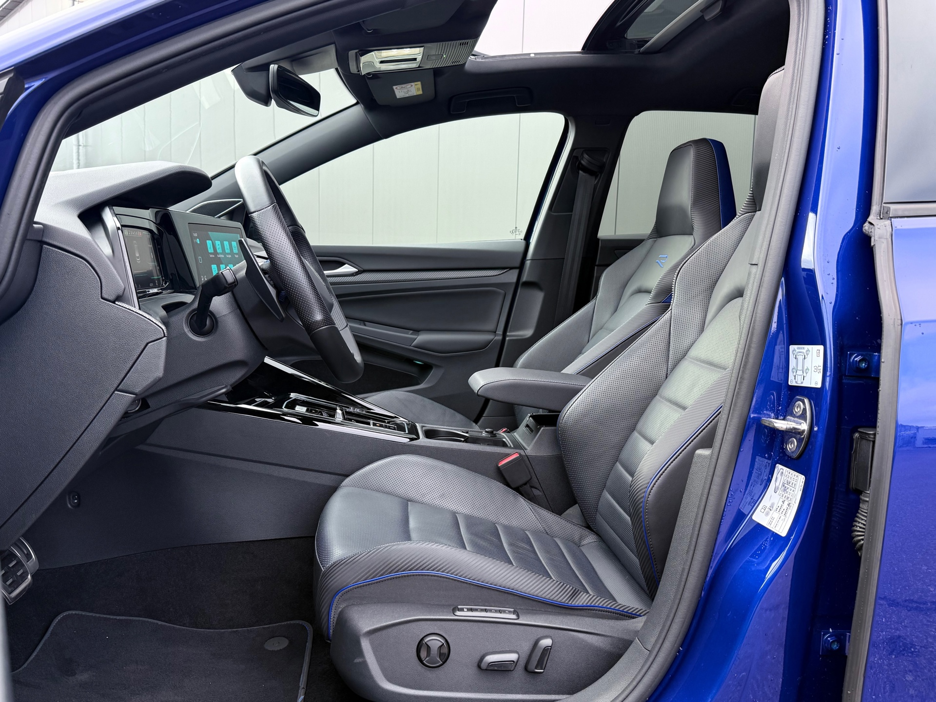 Volkswagen Golf 2.0 TSI R 4Motion Performance Fabrieks (2023), foto 12