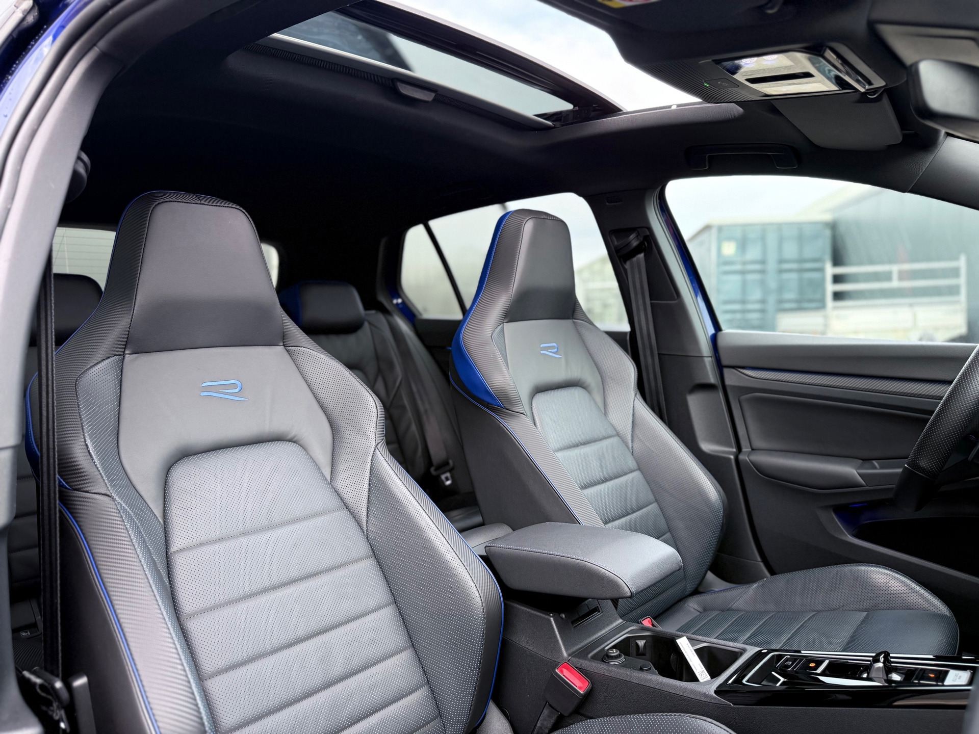 Volkswagen Golf 2.0 TSI R 4Motion Performance Fabrieks (2023), foto 17