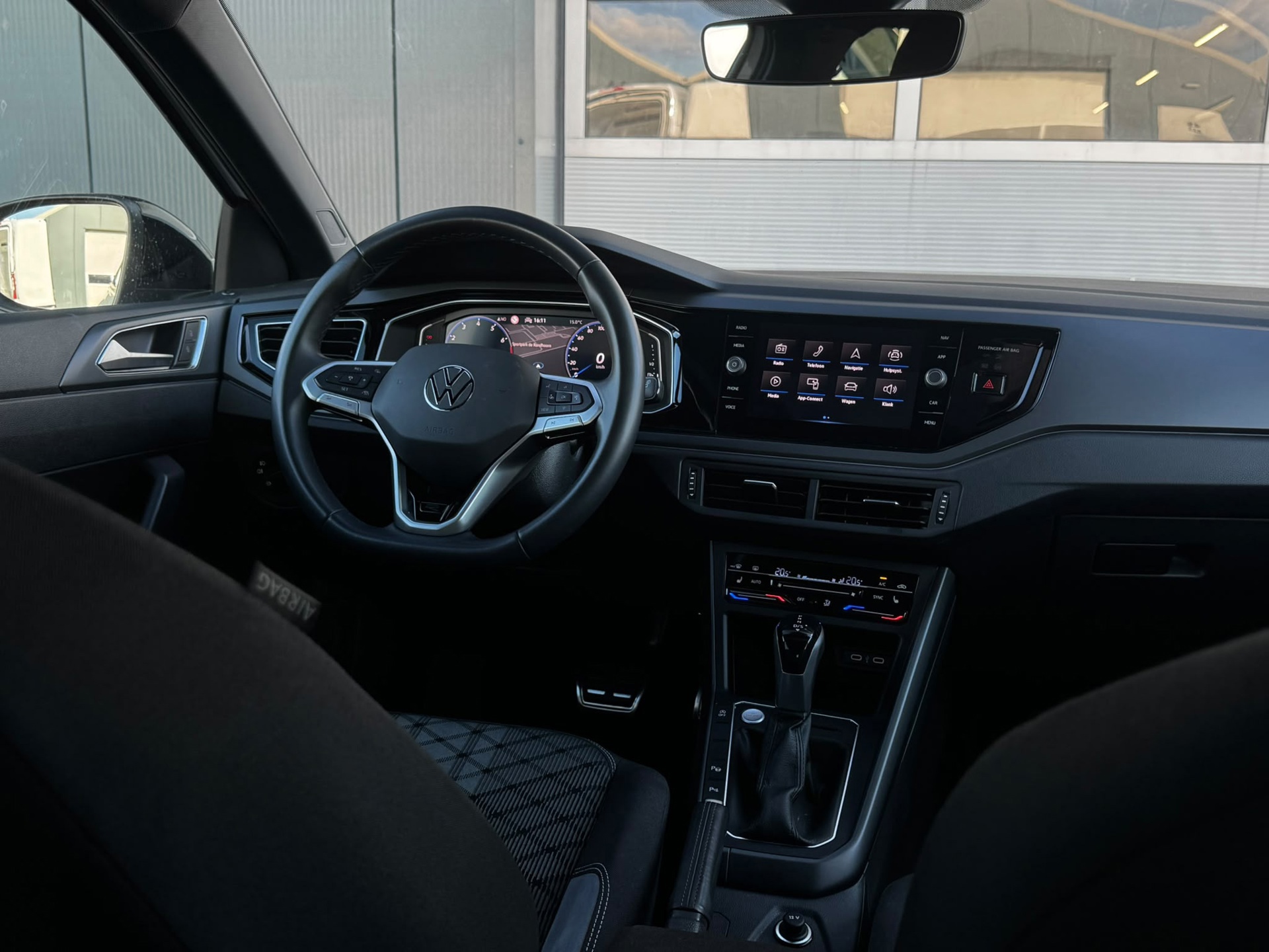 Volkswagen Taigo 1.0 TSI R-Line Business (2023), foto 11
