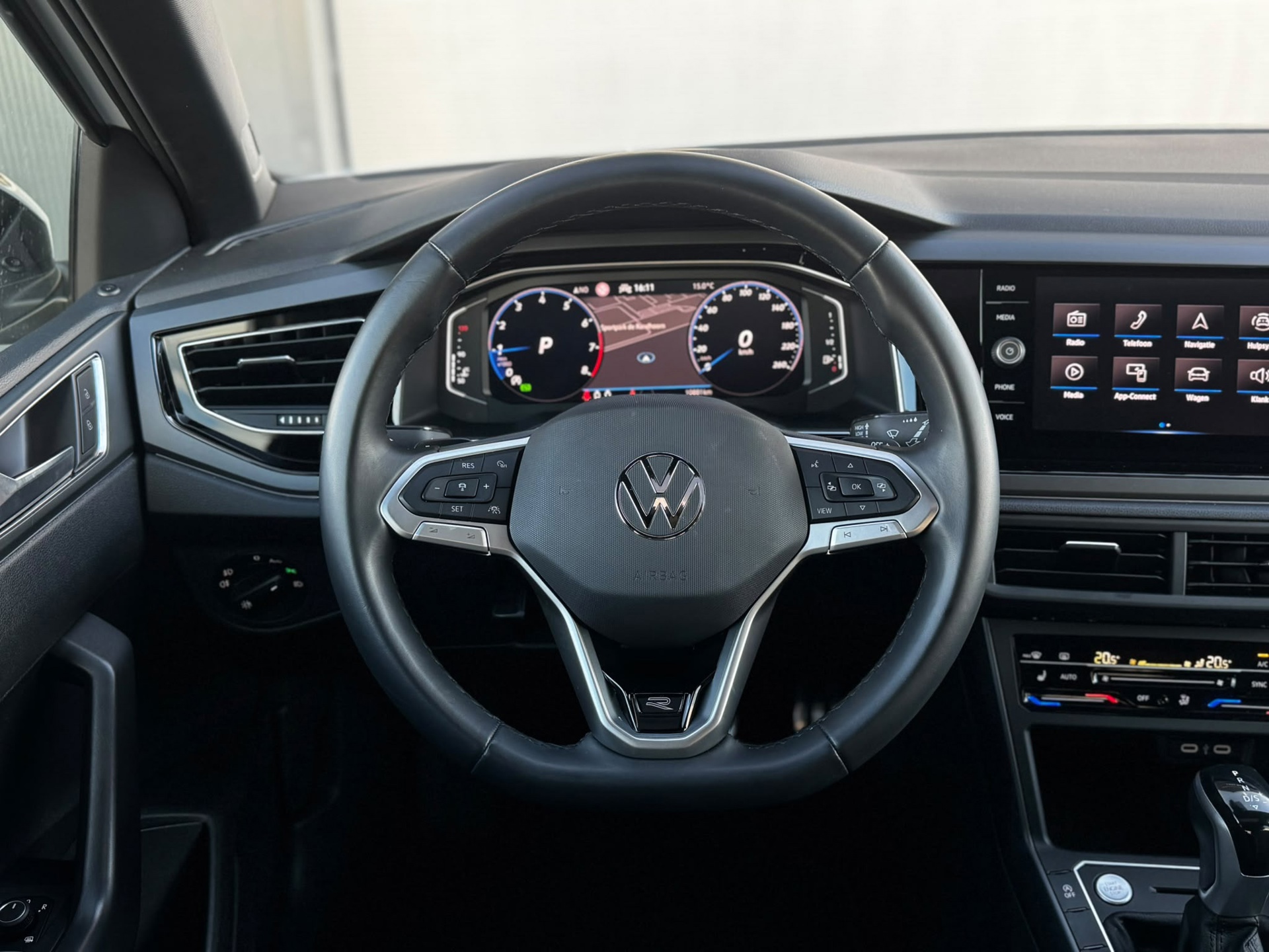 Volkswagen Taigo 1.0 TSI R-Line Business (2023), foto 10