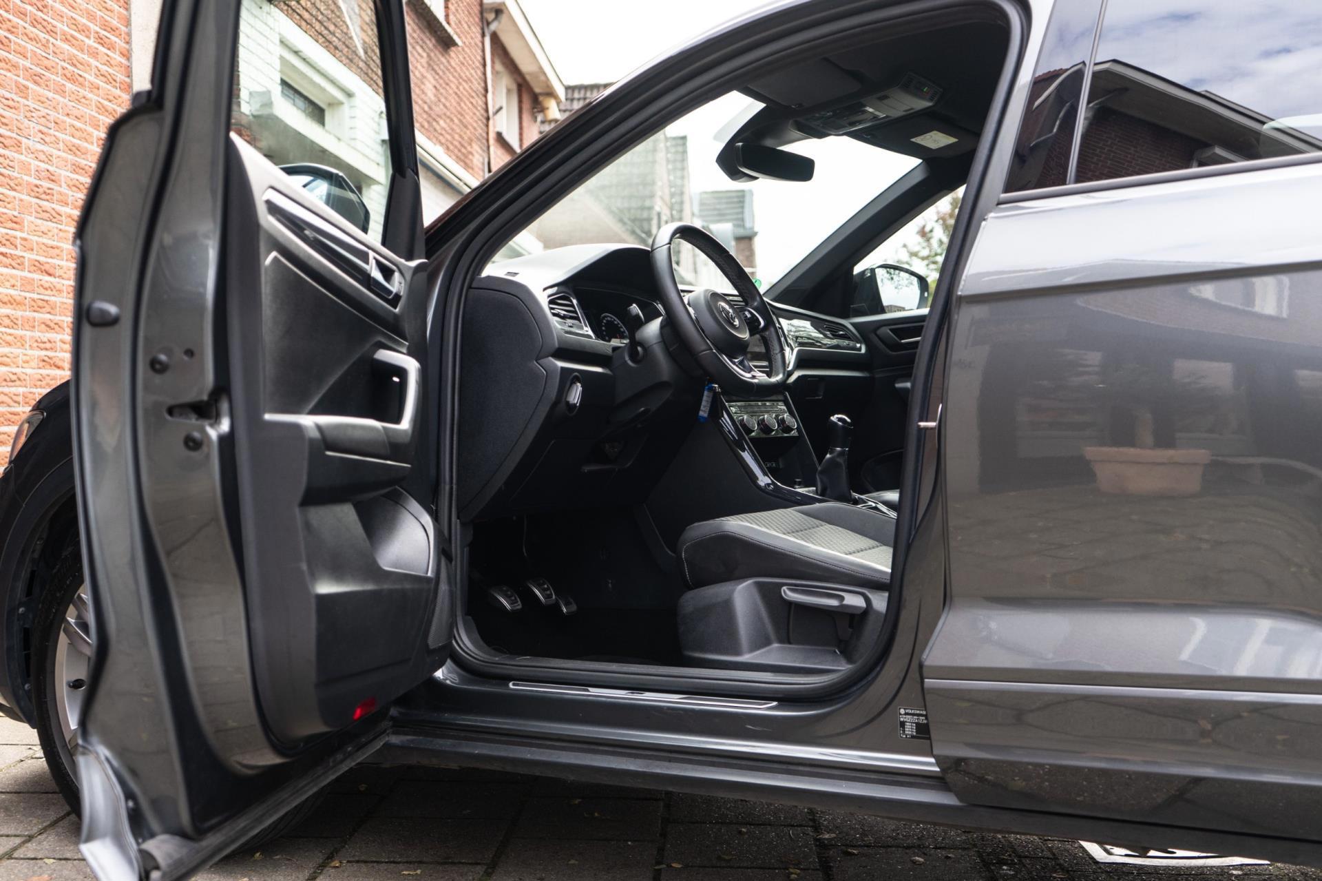 Volkswagen T-Roc 1.5 TSI Sport R-Line (2018), foto 19