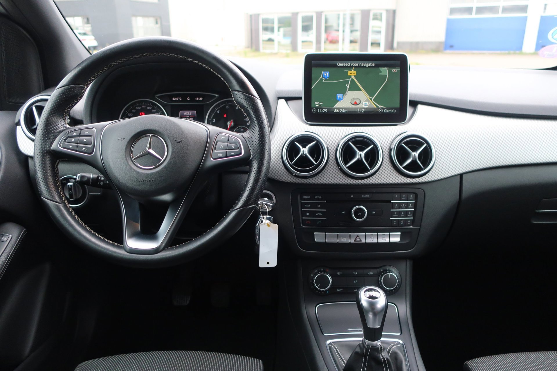 Mercedes-Benz B-klasse 180 Ambition 2e (2016), foto 12