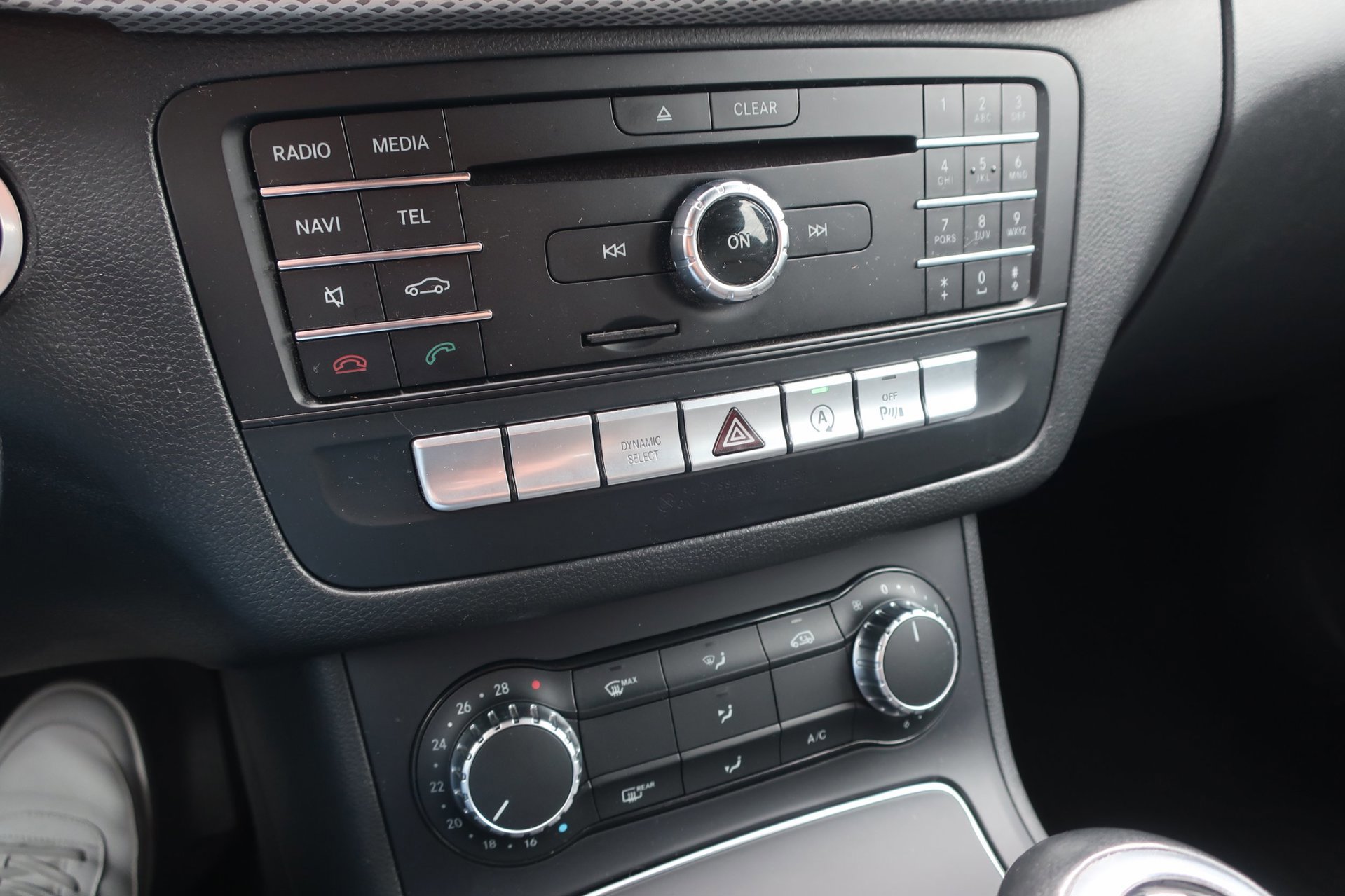 Mercedes-Benz B-klasse 180 Ambition 2e (2016), foto 16