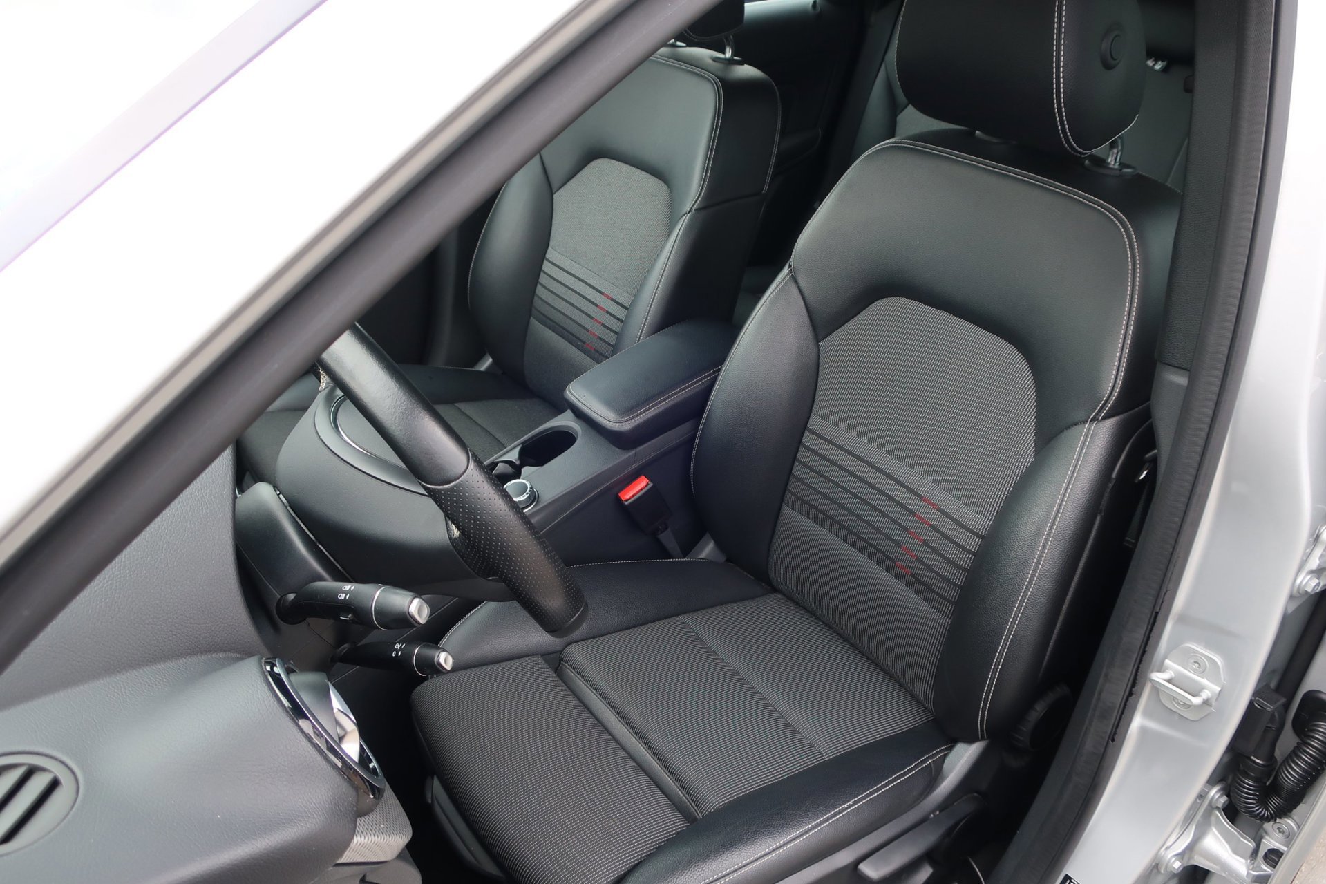Mercedes-Benz B-klasse 180 Ambition 2e (2016), foto 21