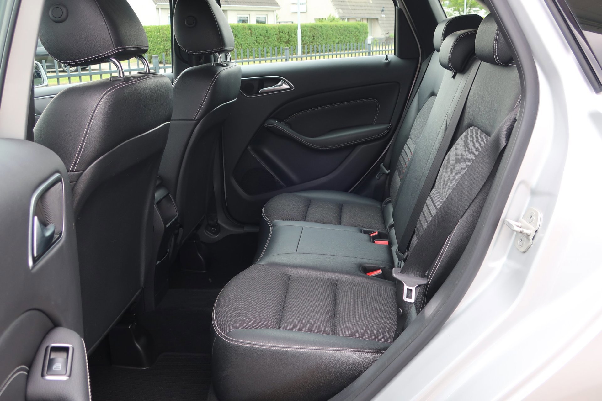 Mercedes-Benz B-klasse 180 Ambition 2e (2016), foto 23