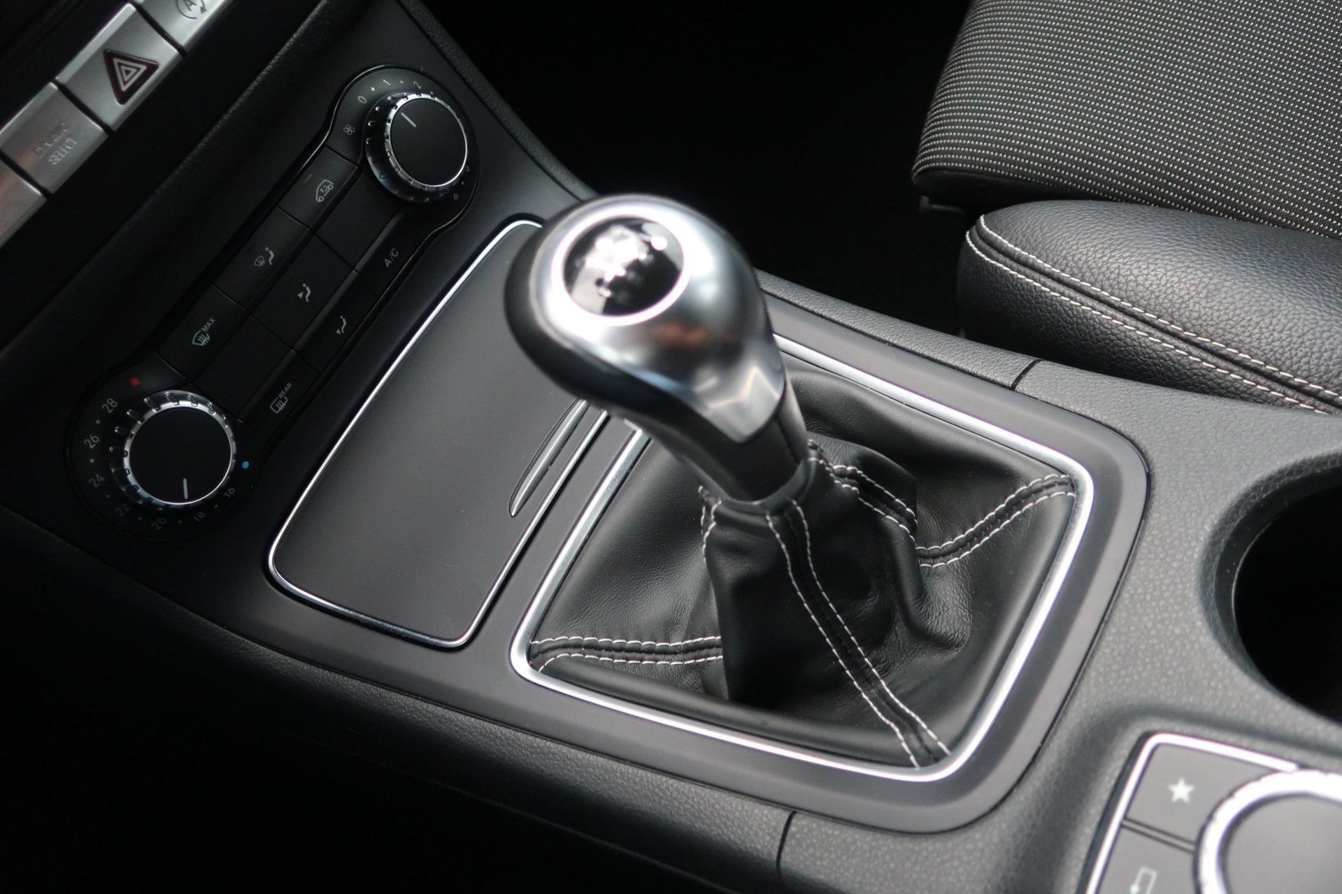 Mercedes-Benz B-klasse 180 Ambition 2e (2016), foto 27