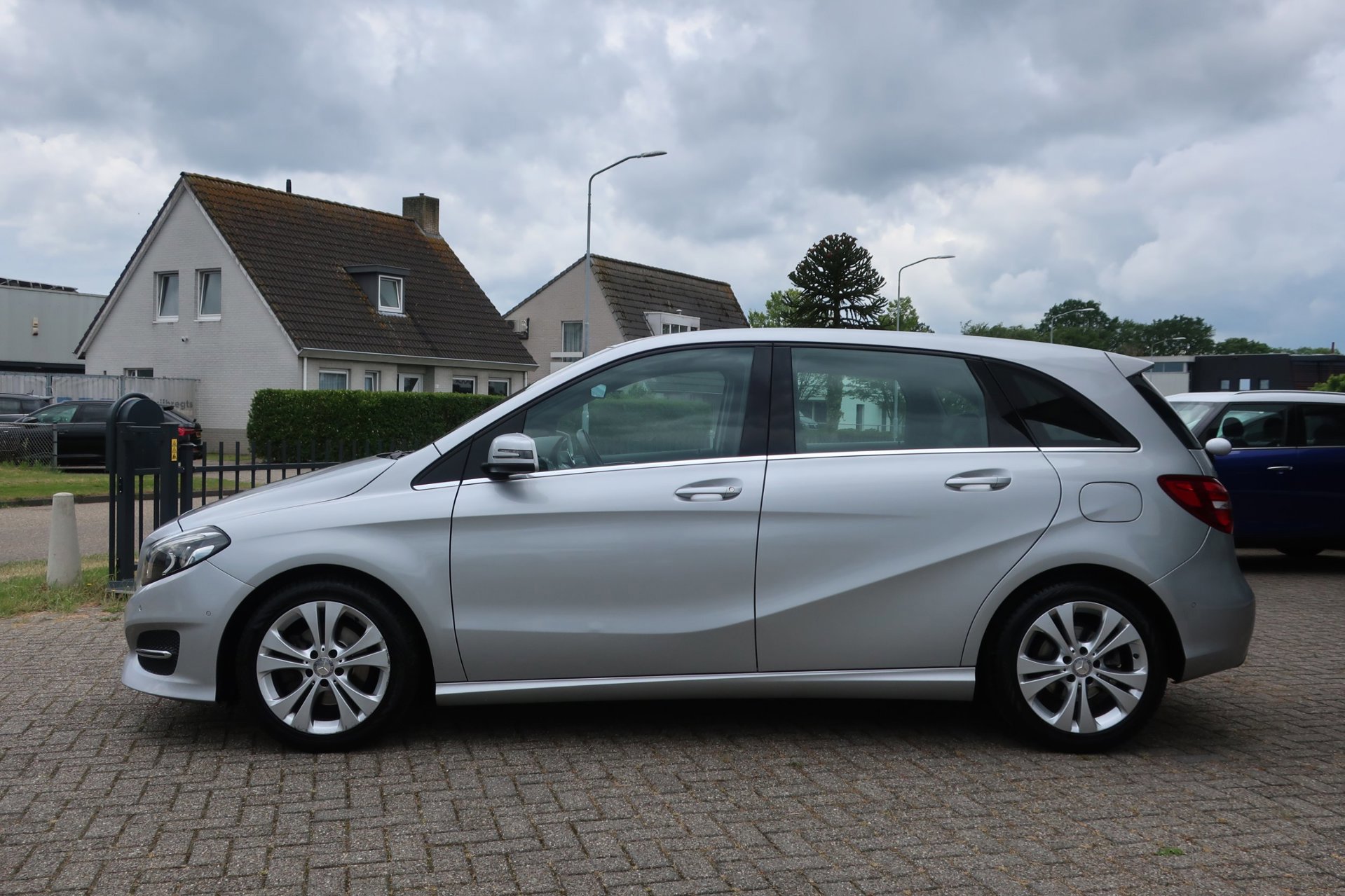 Mercedes-Benz B-klasse 180 Ambition 2e (2016), foto 4