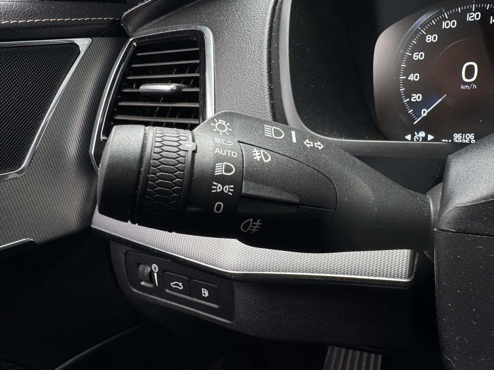 Volvo XC90 2.0 T8 Recharge AWD R-Design 7P (2020), foto 23