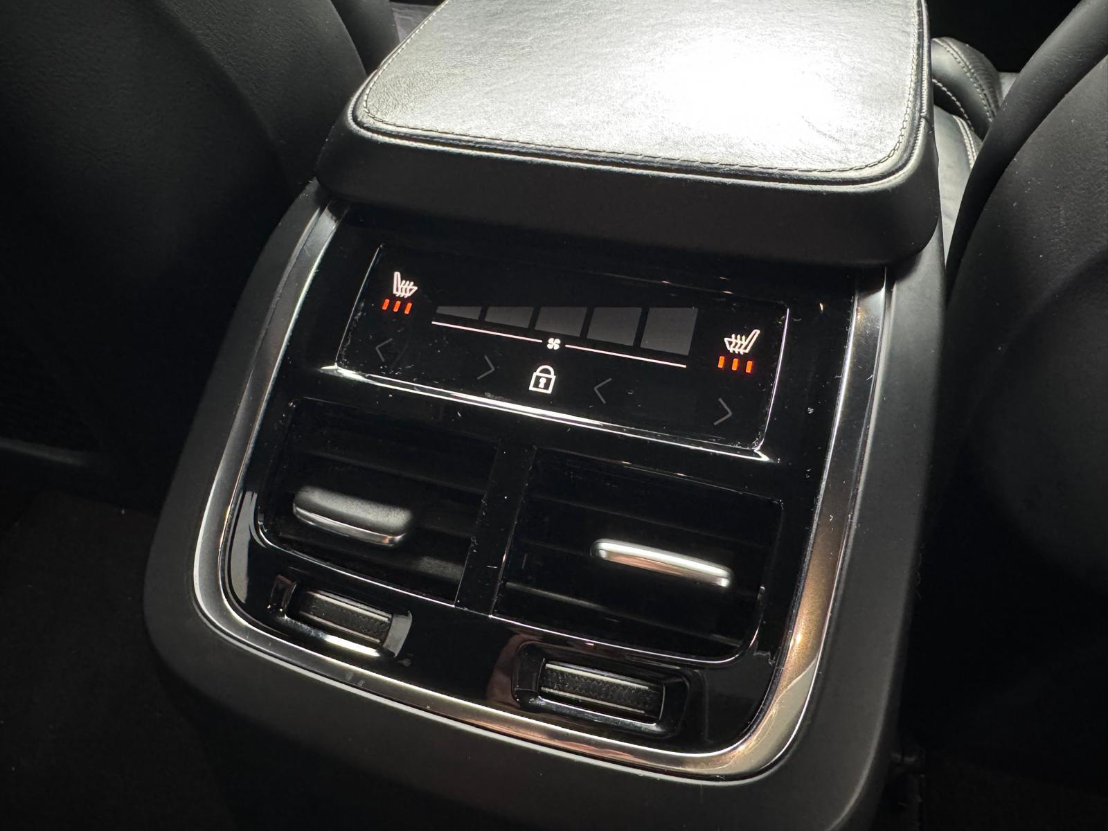 Volvo XC90 2.0 T8 Recharge AWD R-Design 7P (2020), foto 27